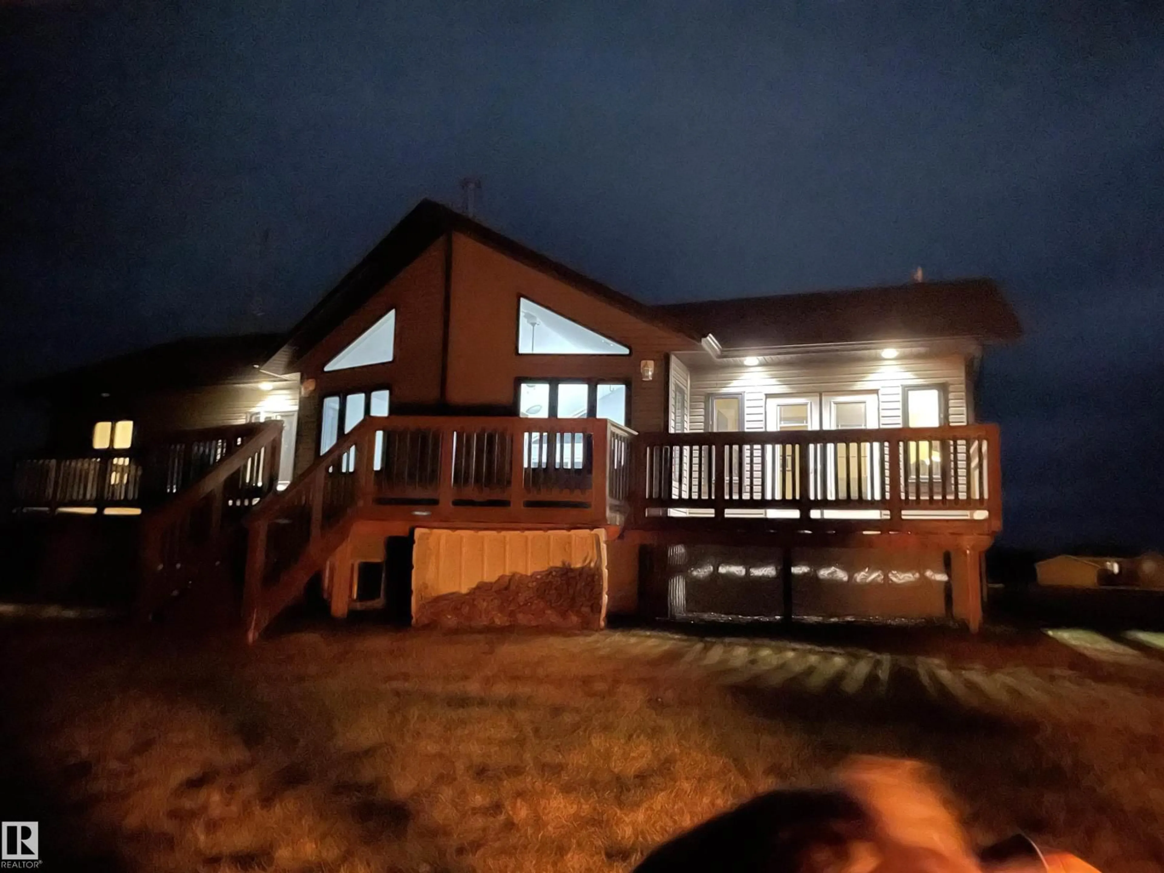 Patio, building for 105 BUFFALO WY, Rural Thorhild County Alberta T0A2R0