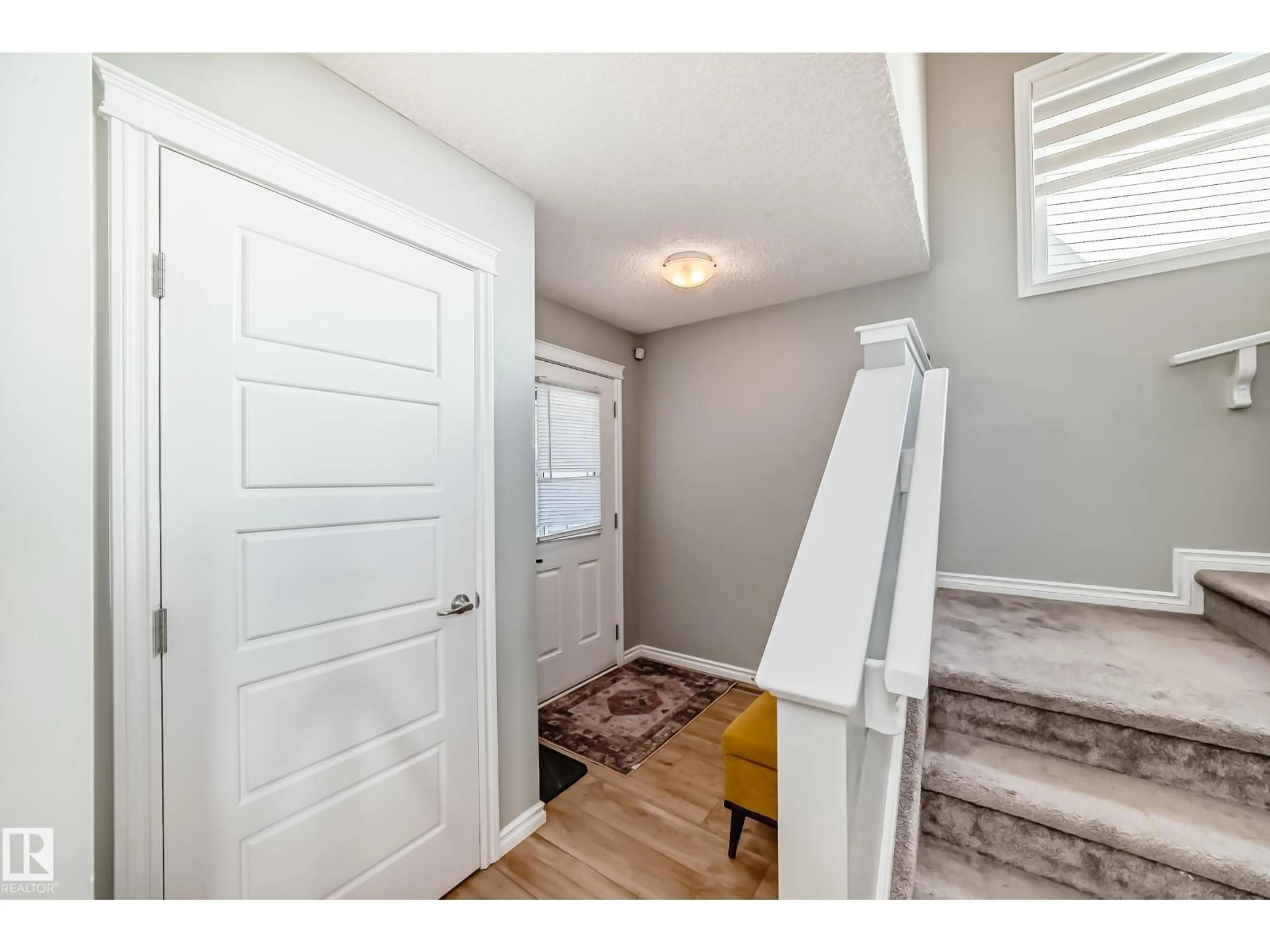 Indoor entryway for 3396 CUTLER CR, Edmonton Alberta T6W2N4