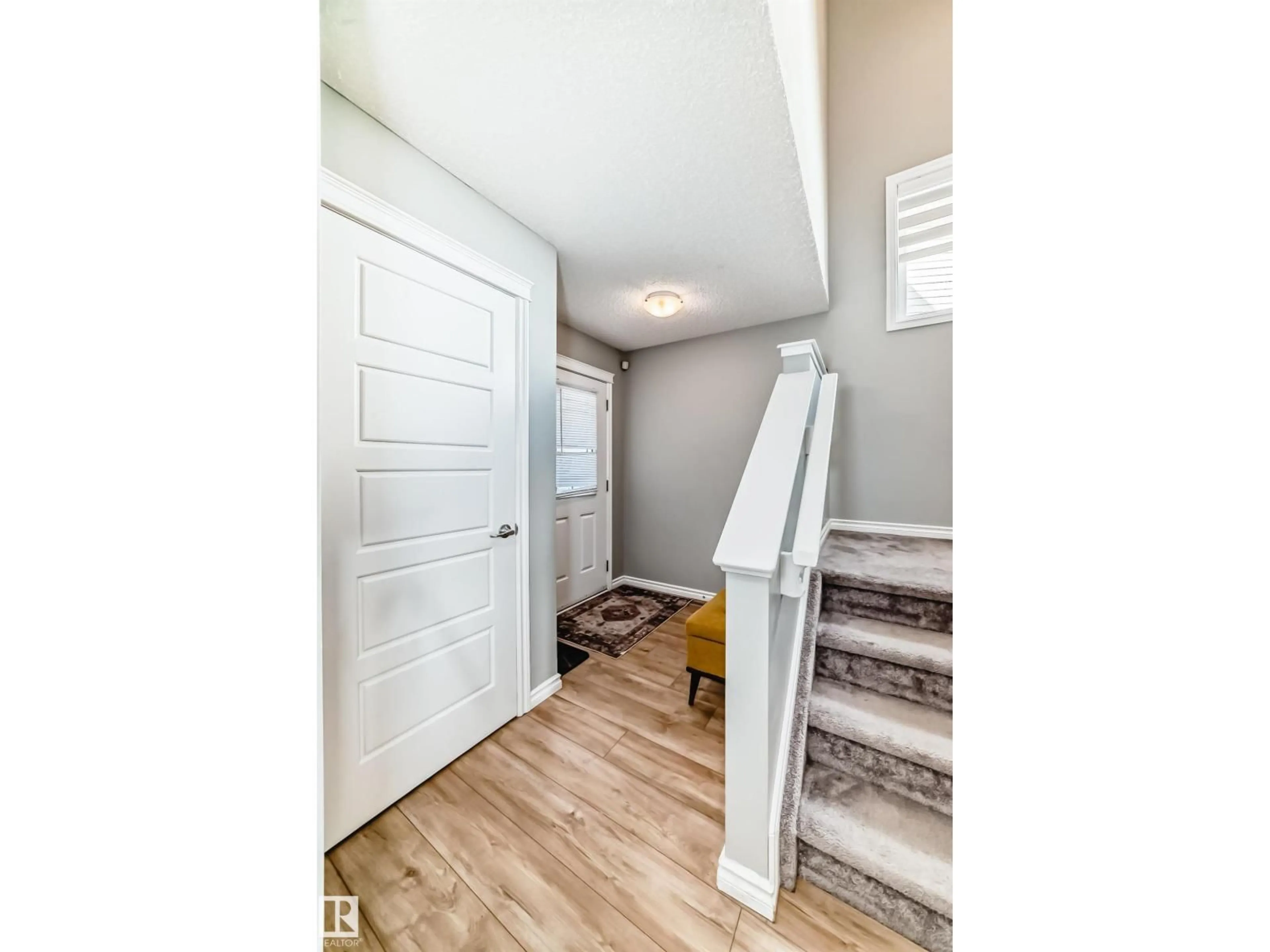Indoor entryway for 3396 CUTLER CR, Edmonton Alberta T6W2N4