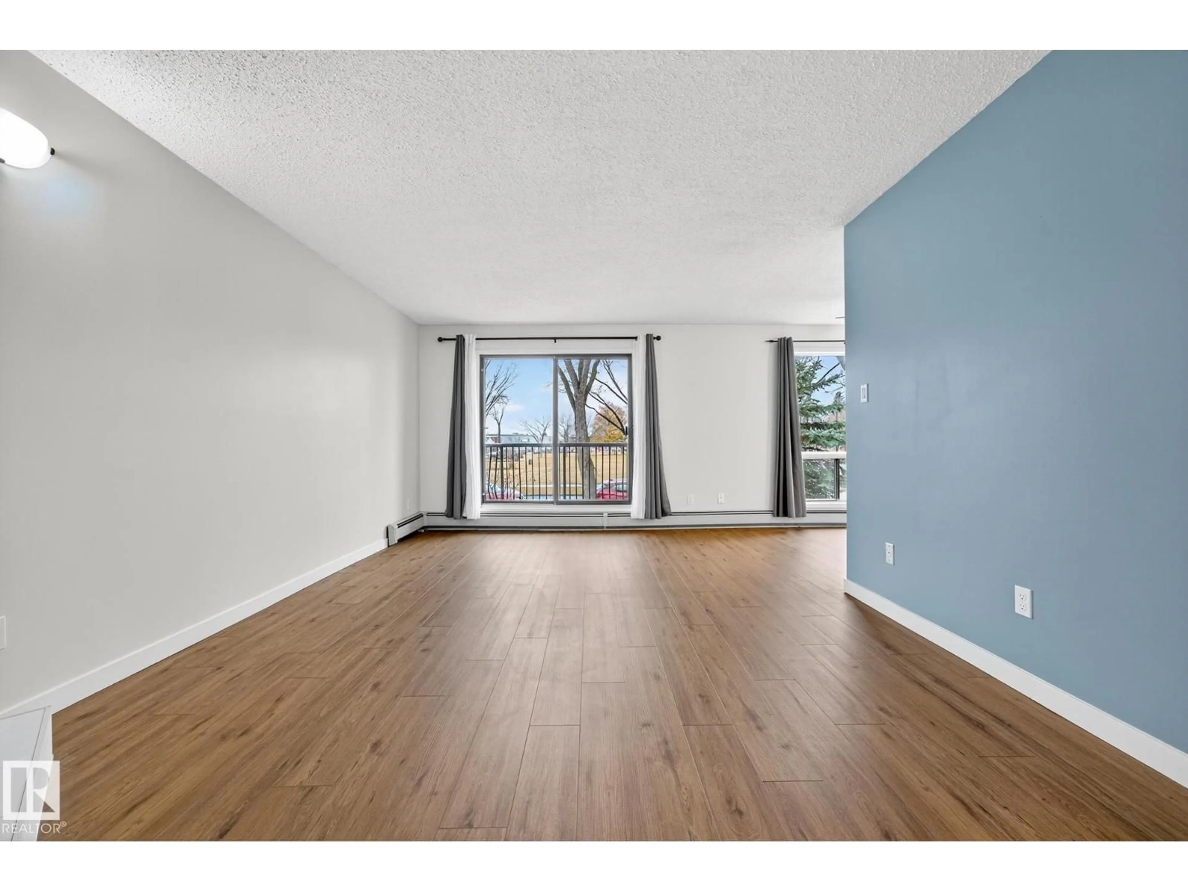 A pic of a room for 204 - 10829 117 ST, Edmonton Alberta T5H3N4