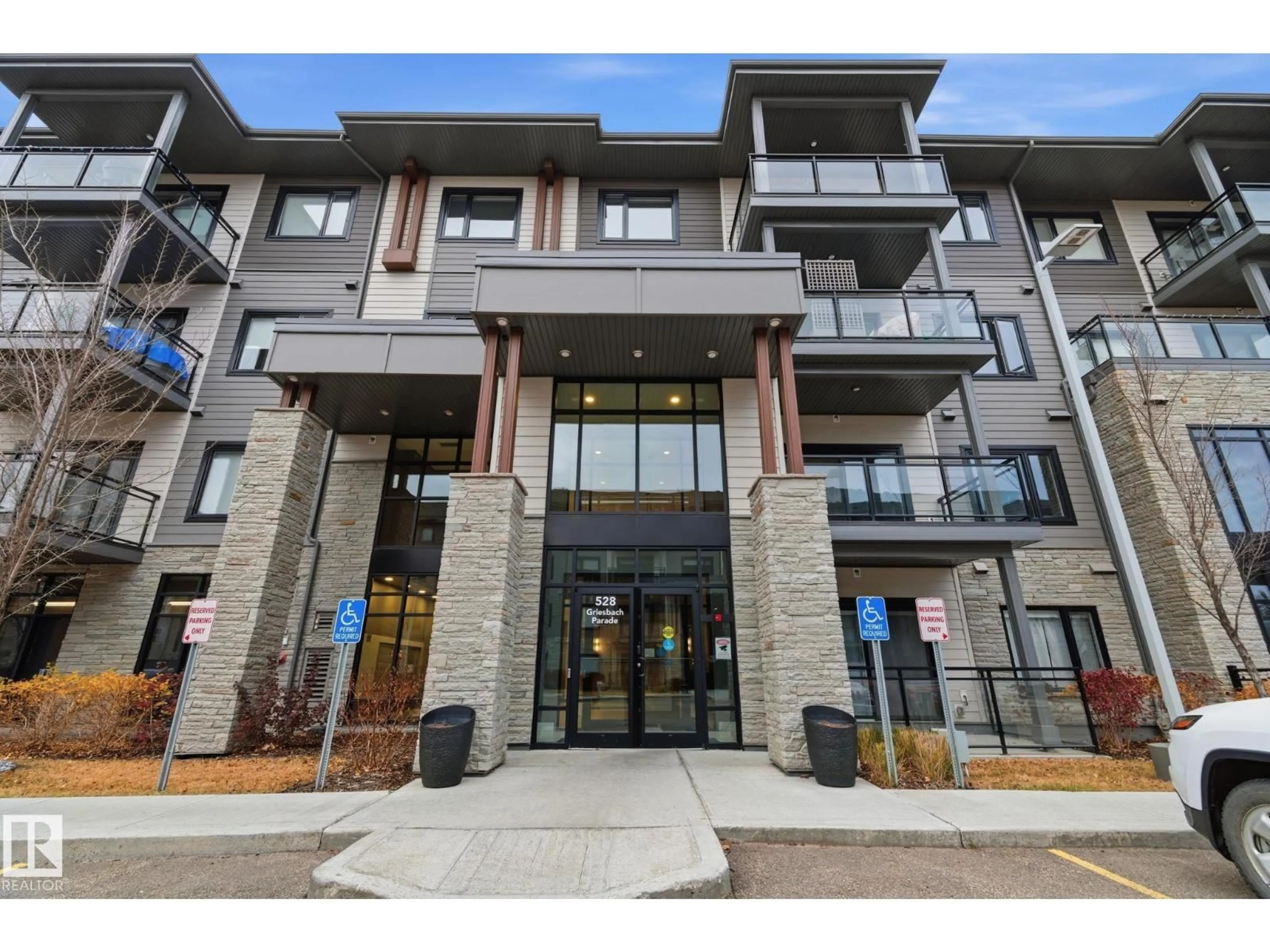 Indoor foyer for #113 - 528 GRIESBACH PARADE PR, Edmonton Alberta T5E6X2