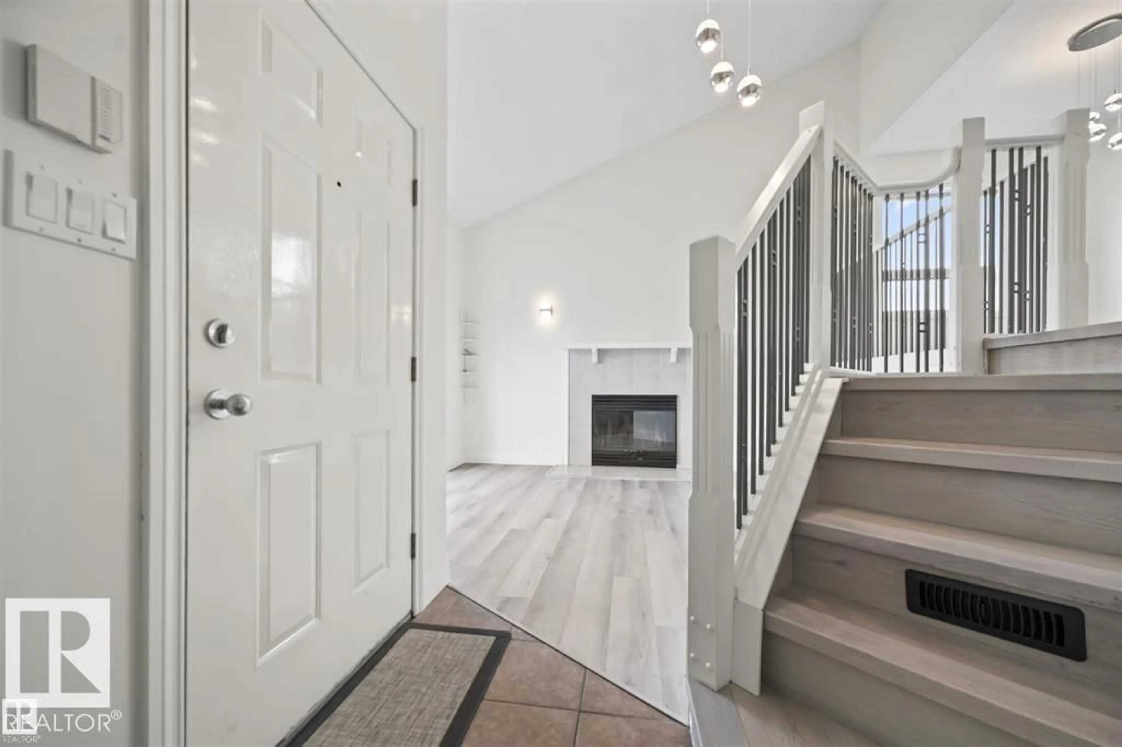 Indoor entryway for NW - 2505 38A ST, Edmonton Alberta T6L4L6