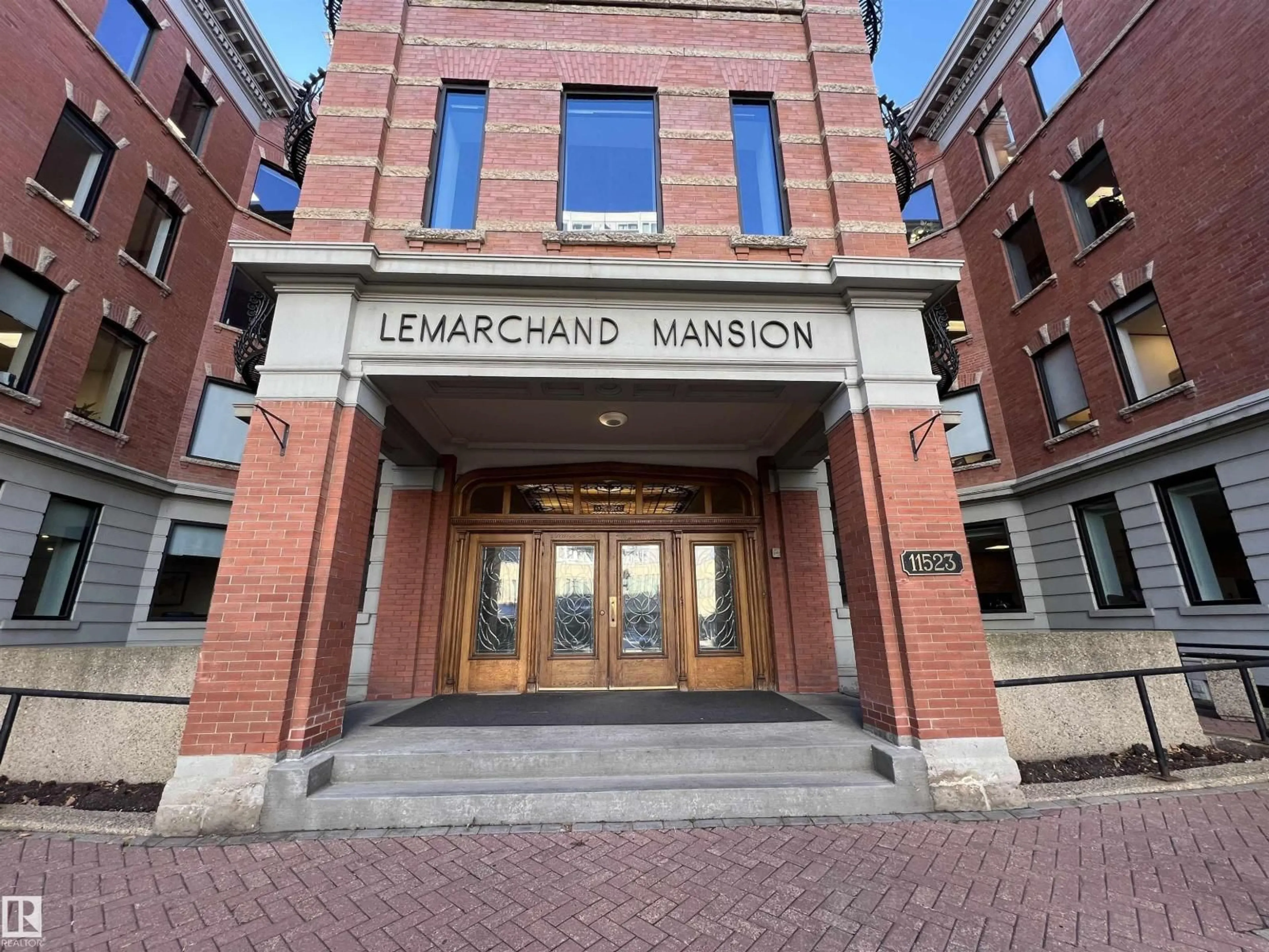 Lobby for #904 - 11503 100 AV, Edmonton Alberta T5K2R2