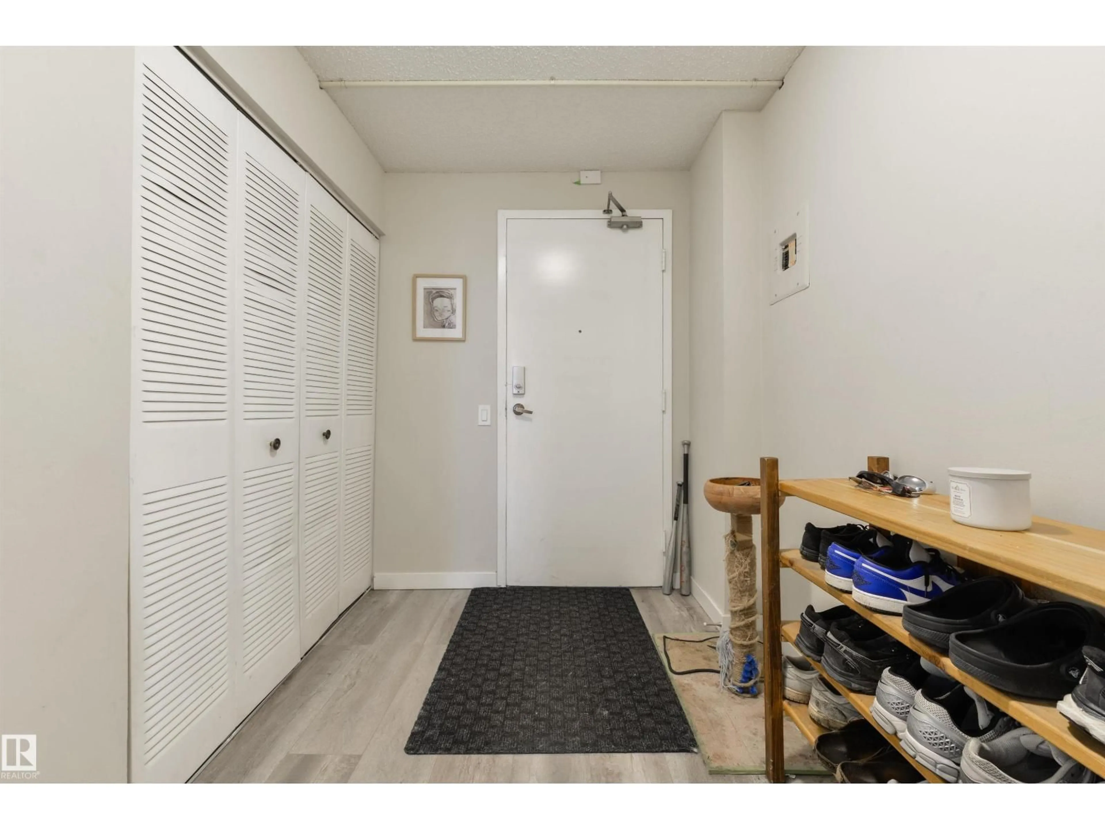 Indoor entryway for #908 - 10145 109 ST, Edmonton Alberta T5J3M5