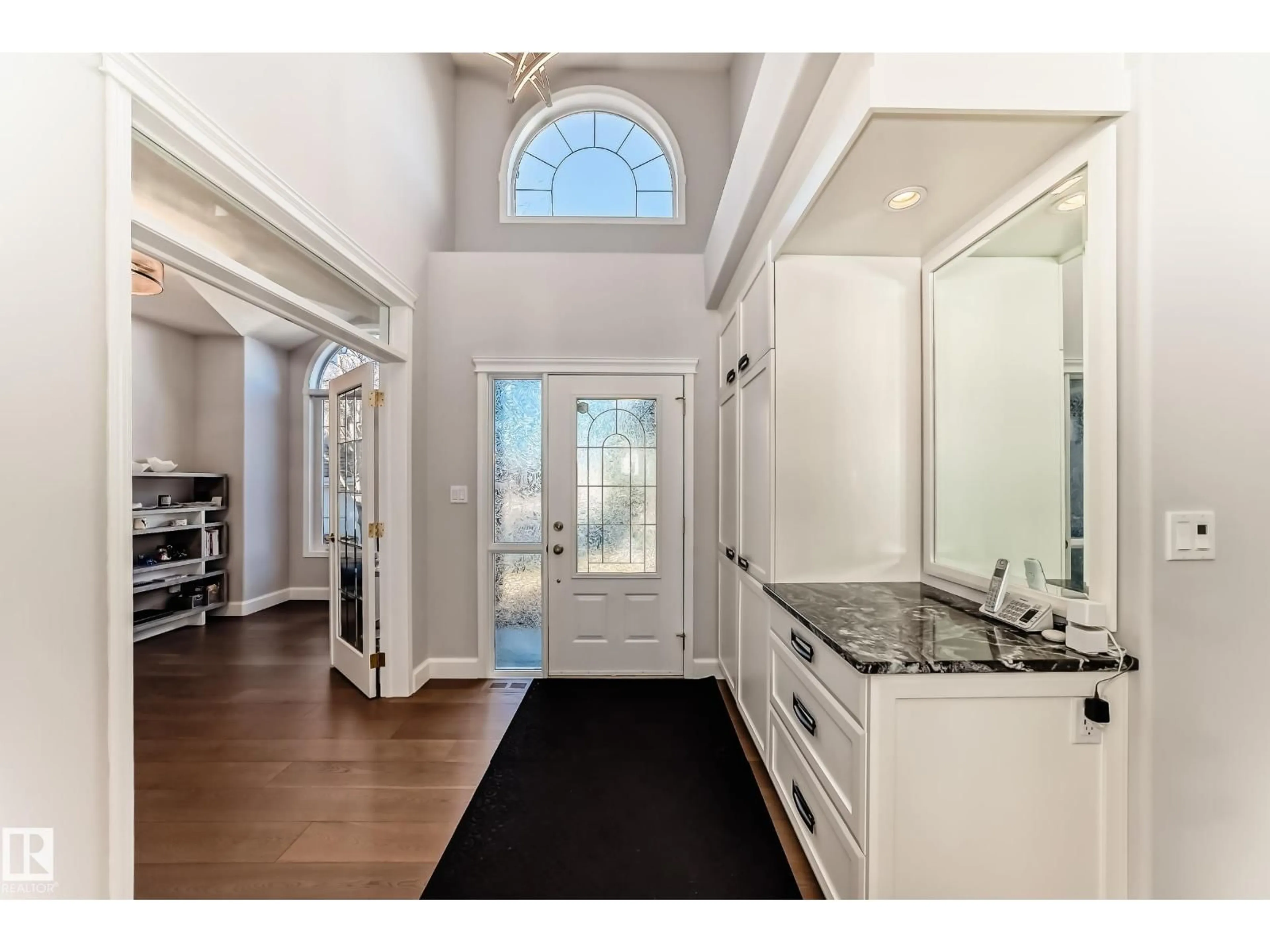 Indoor entryway for 539 DICKENS LO, Edmonton Alberta T6M2S1