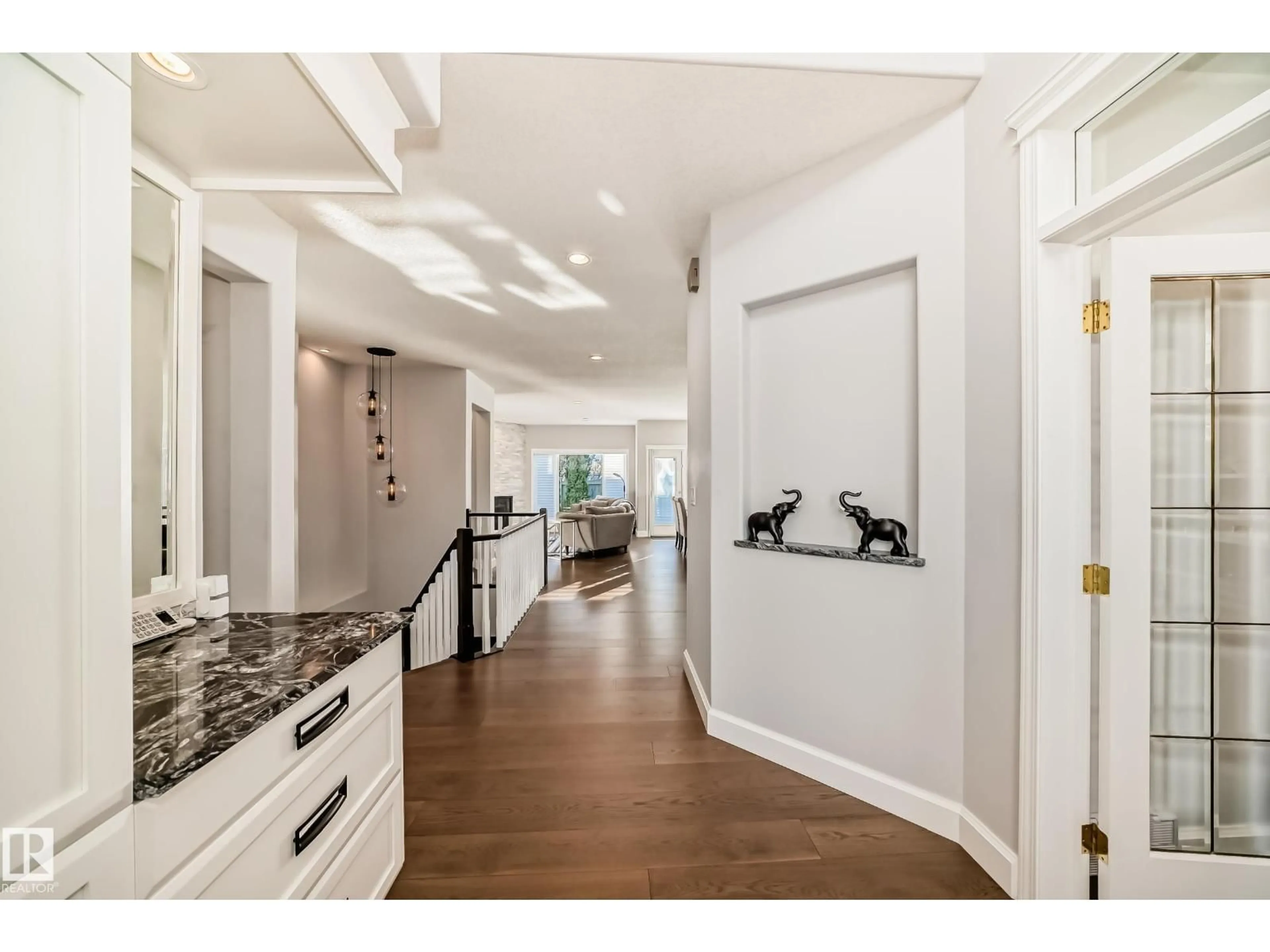 Indoor entryway for 539 DICKENS LO, Edmonton Alberta T6M2S1