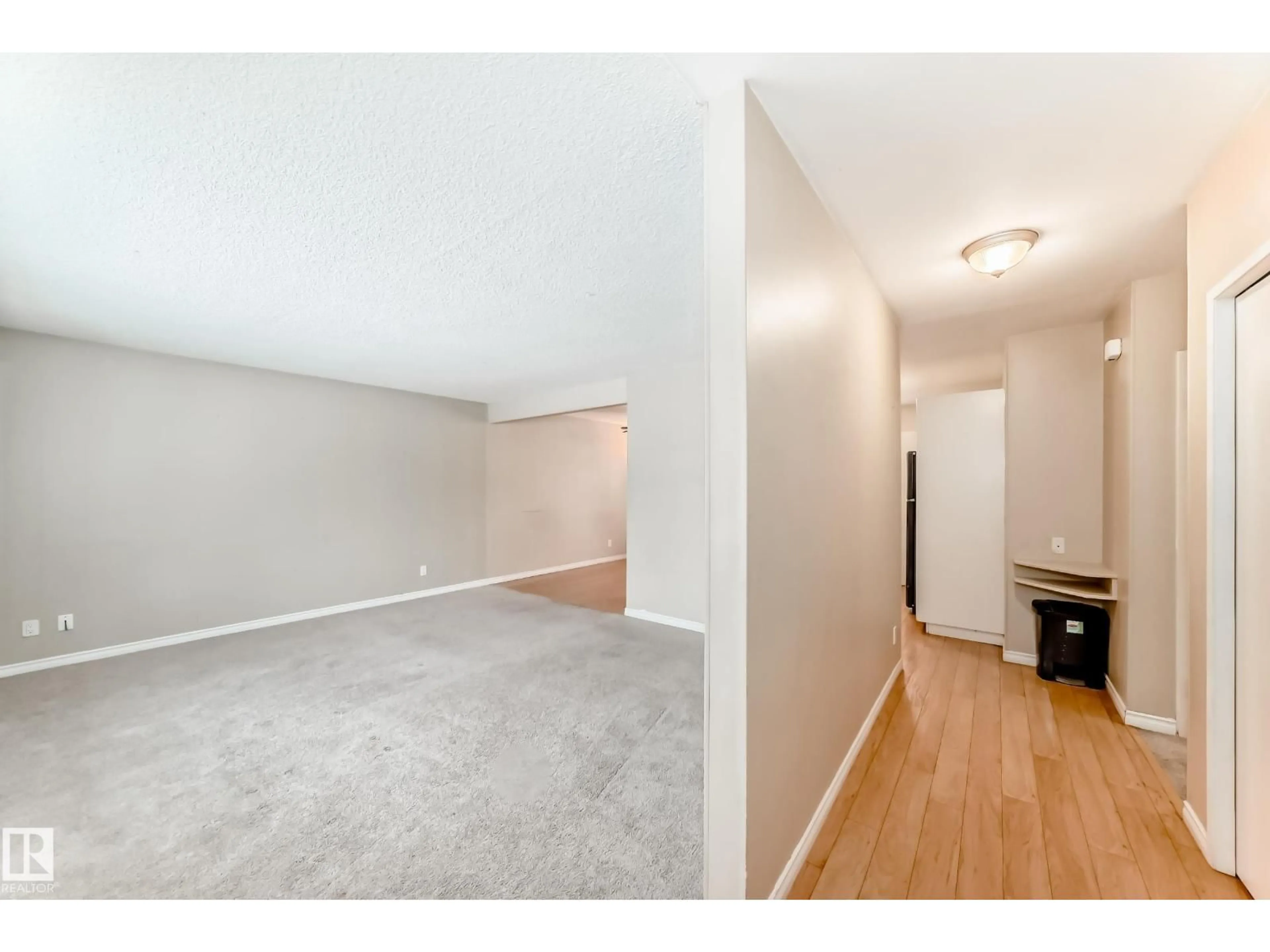 A pic of a room for 8915 156 ST, Edmonton Alberta T5R1Y6