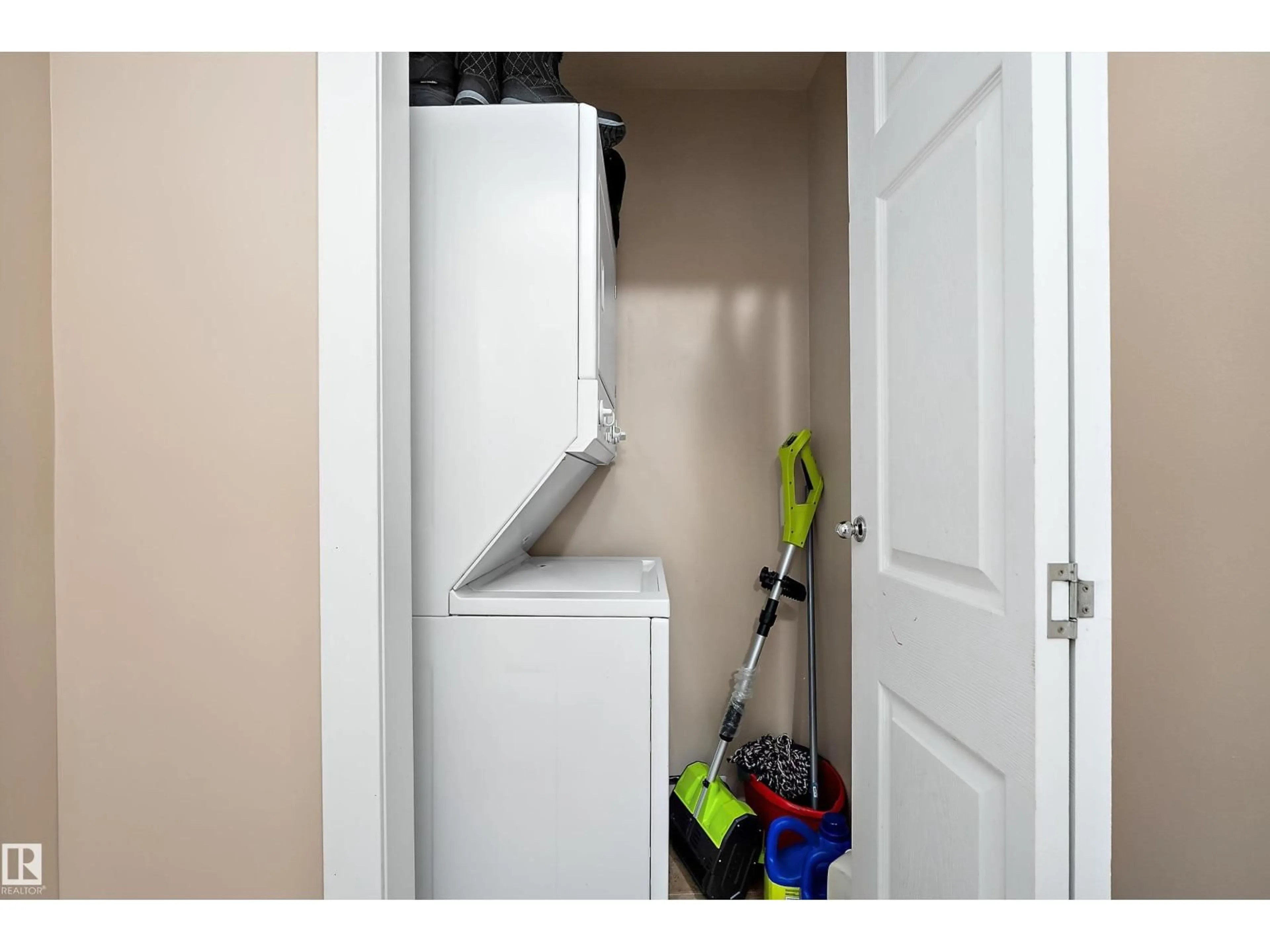 Unknown for 4208 161 AV, Edmonton Alberta T5Y0G5