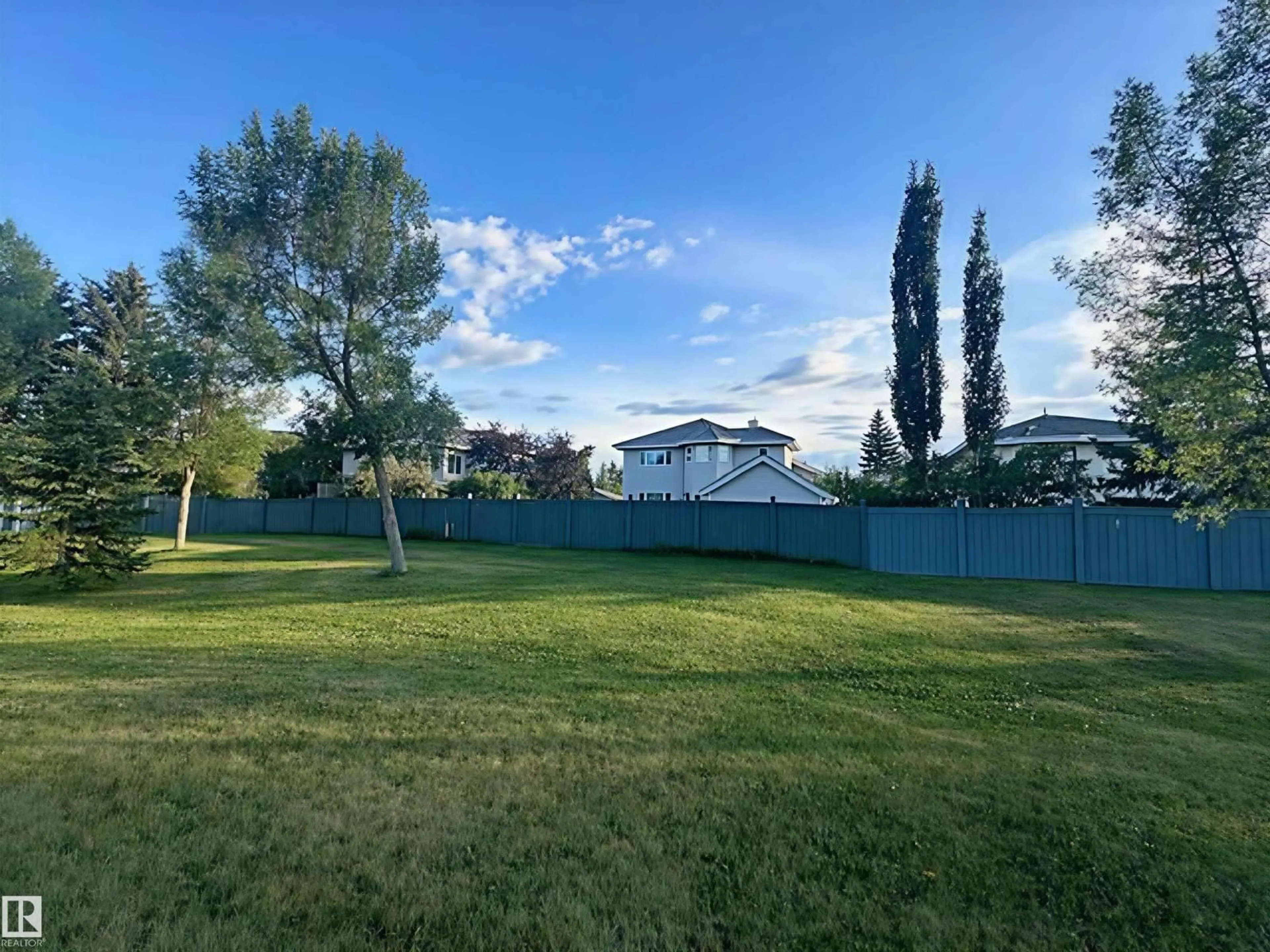 A pic from outside/outdoor area/front of a property/back of a property/a pic from drone, water/lake/river/ocean view for 946 WALLBRIDGE PL, Edmonton Alberta T6M2L7