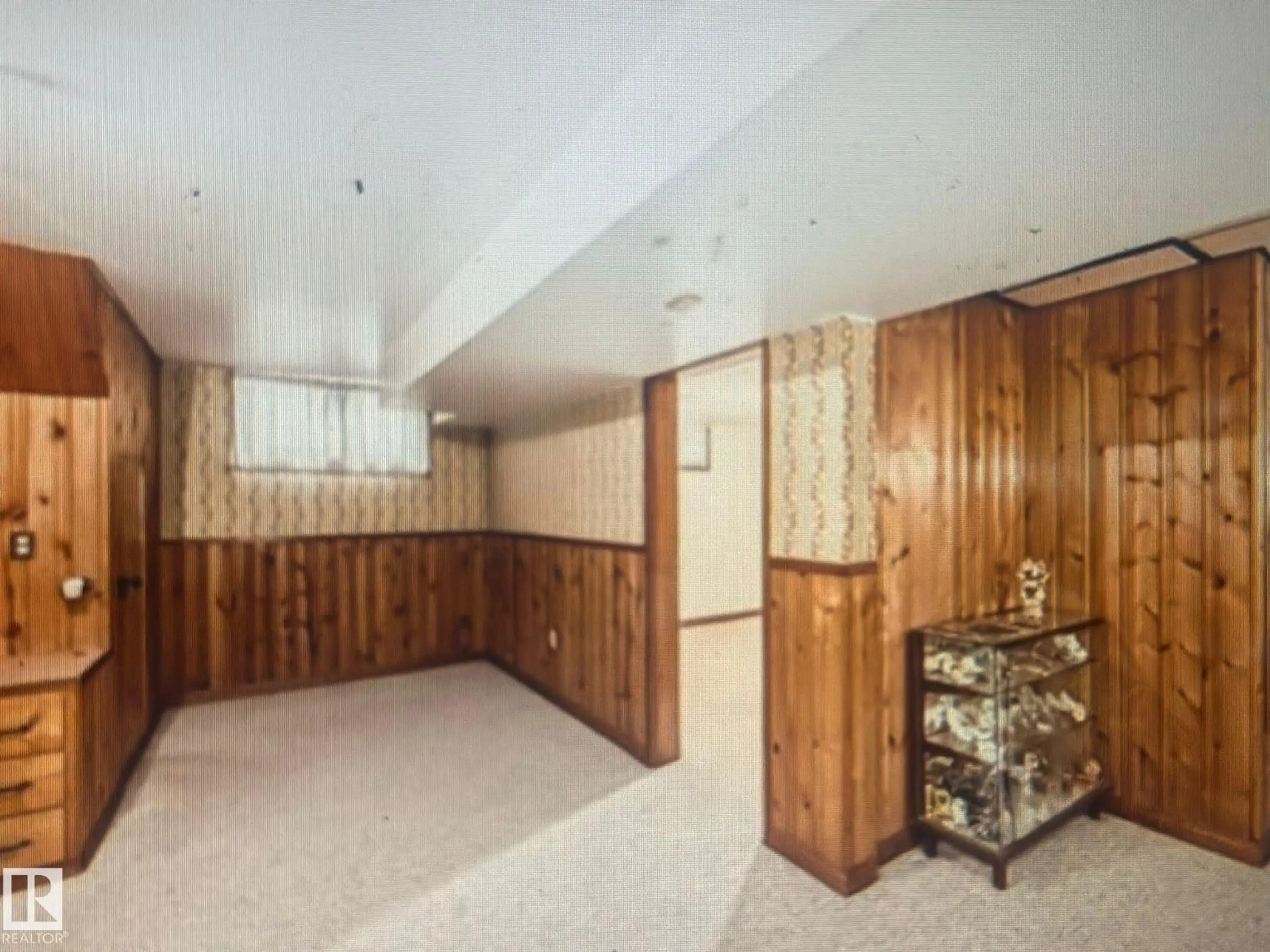 A pic of a room for 7112 99 AVENUE, Edmonton Alberta T6A0E1