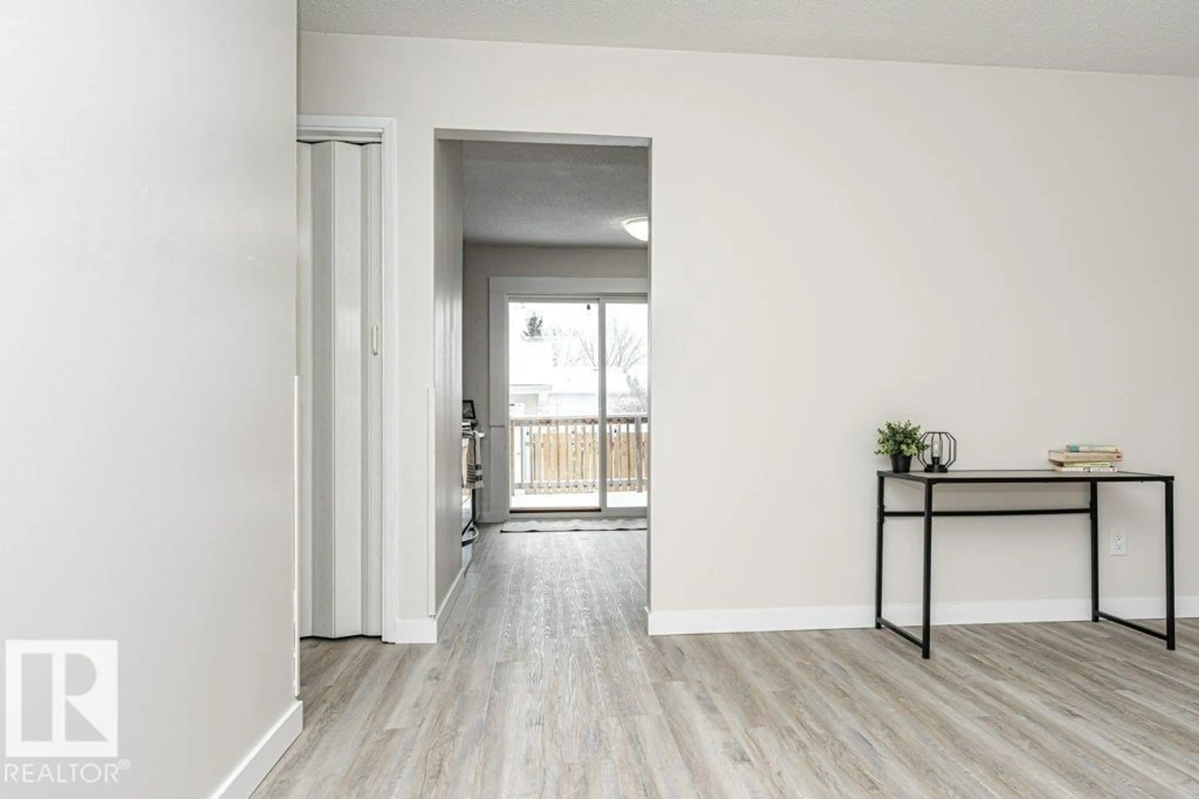 Indoor entryway for 4129 SOUTH PARK DR, Leduc Alberta T5X4Y3