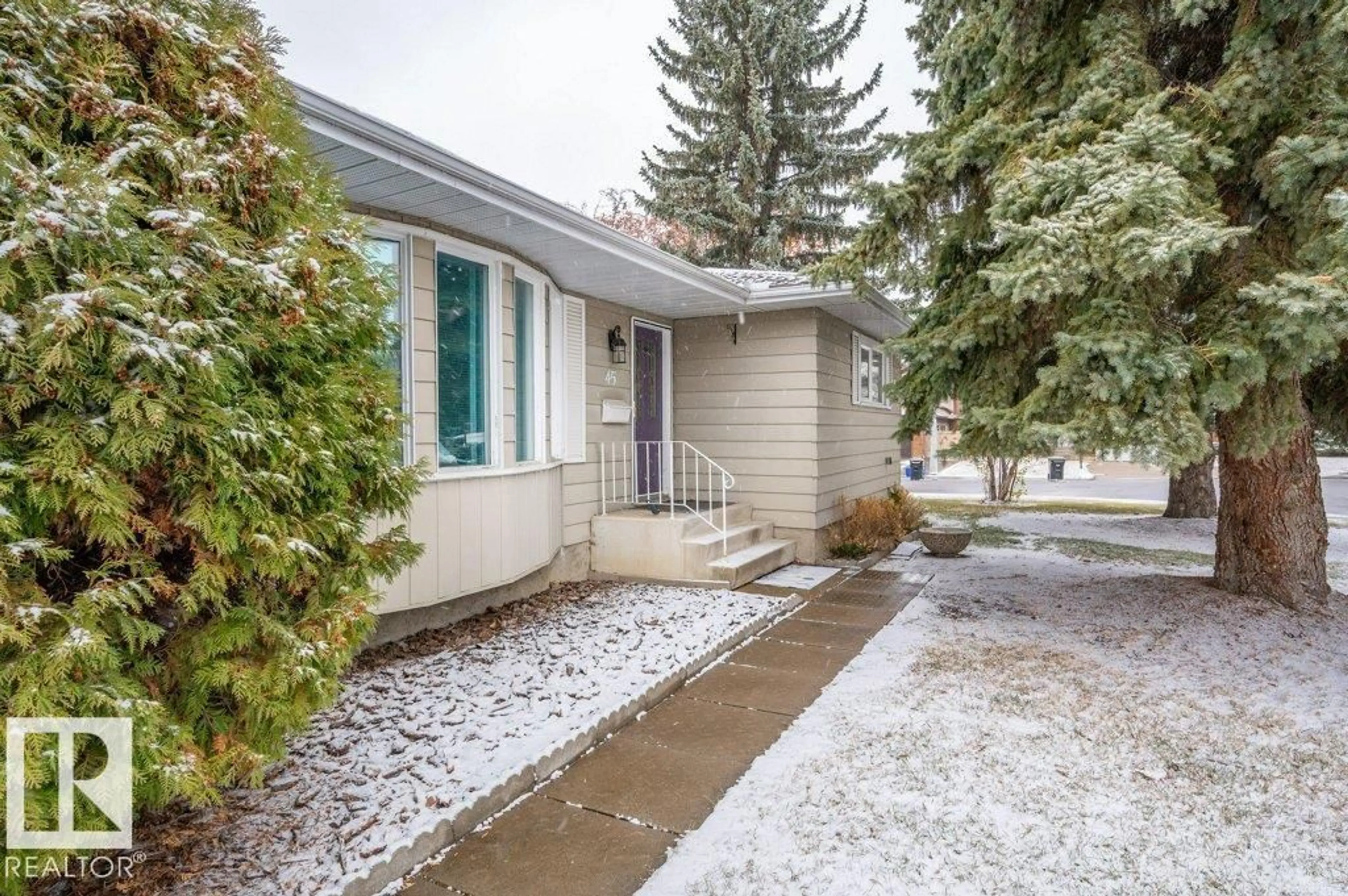 Patio, street for 45 WOODSTOCK DR, Sherwood Park Alberta T8A4C4