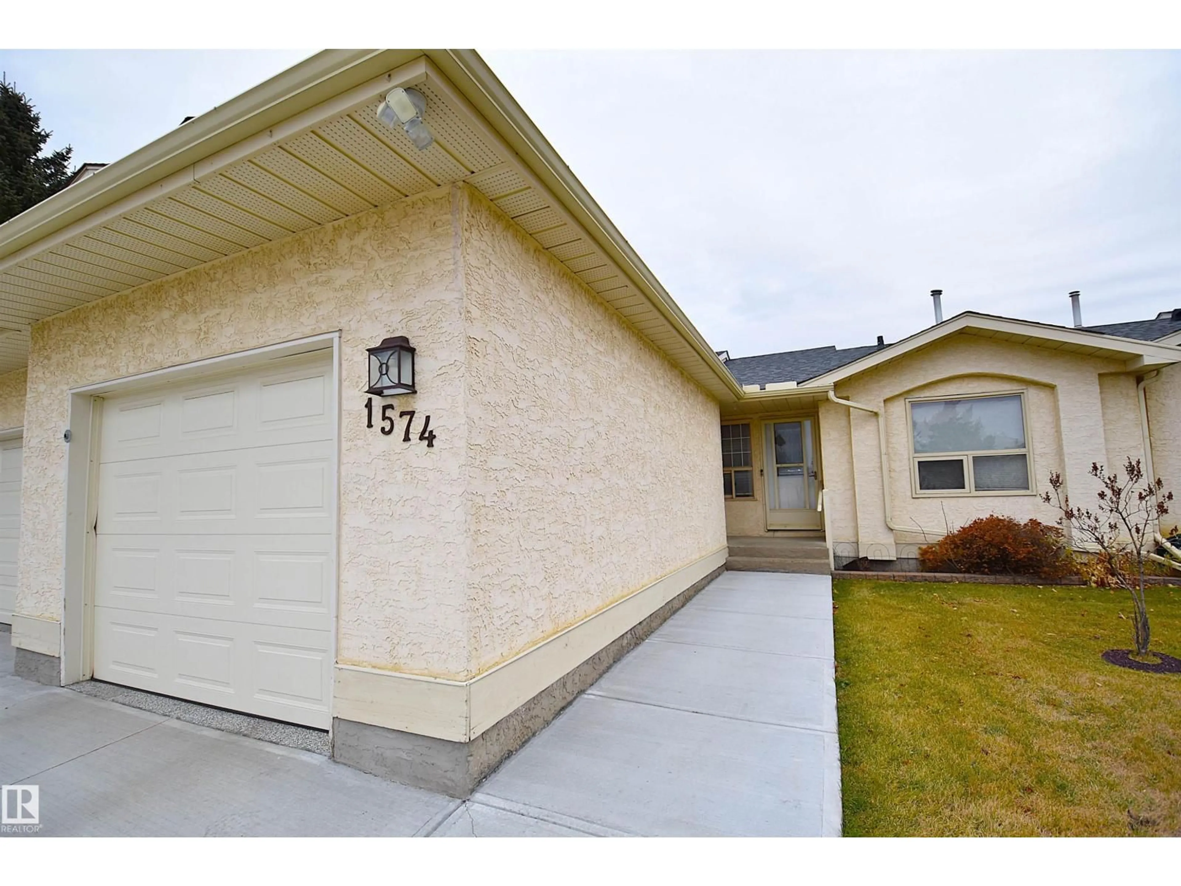 Unknown for 1574 54 ST, Edmonton Alberta T6L6H4