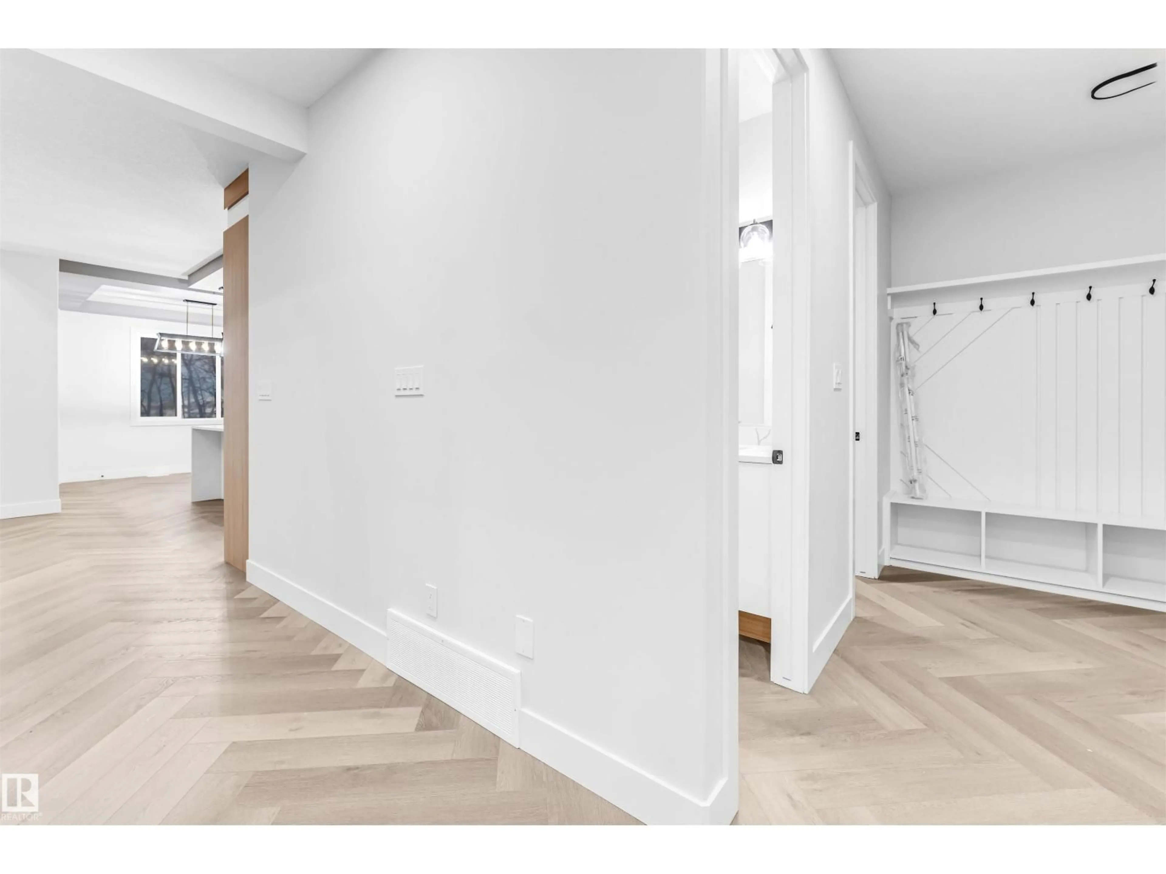 Indoor entryway for 3515 42 AV, Beaumont Alberta T4X0C4