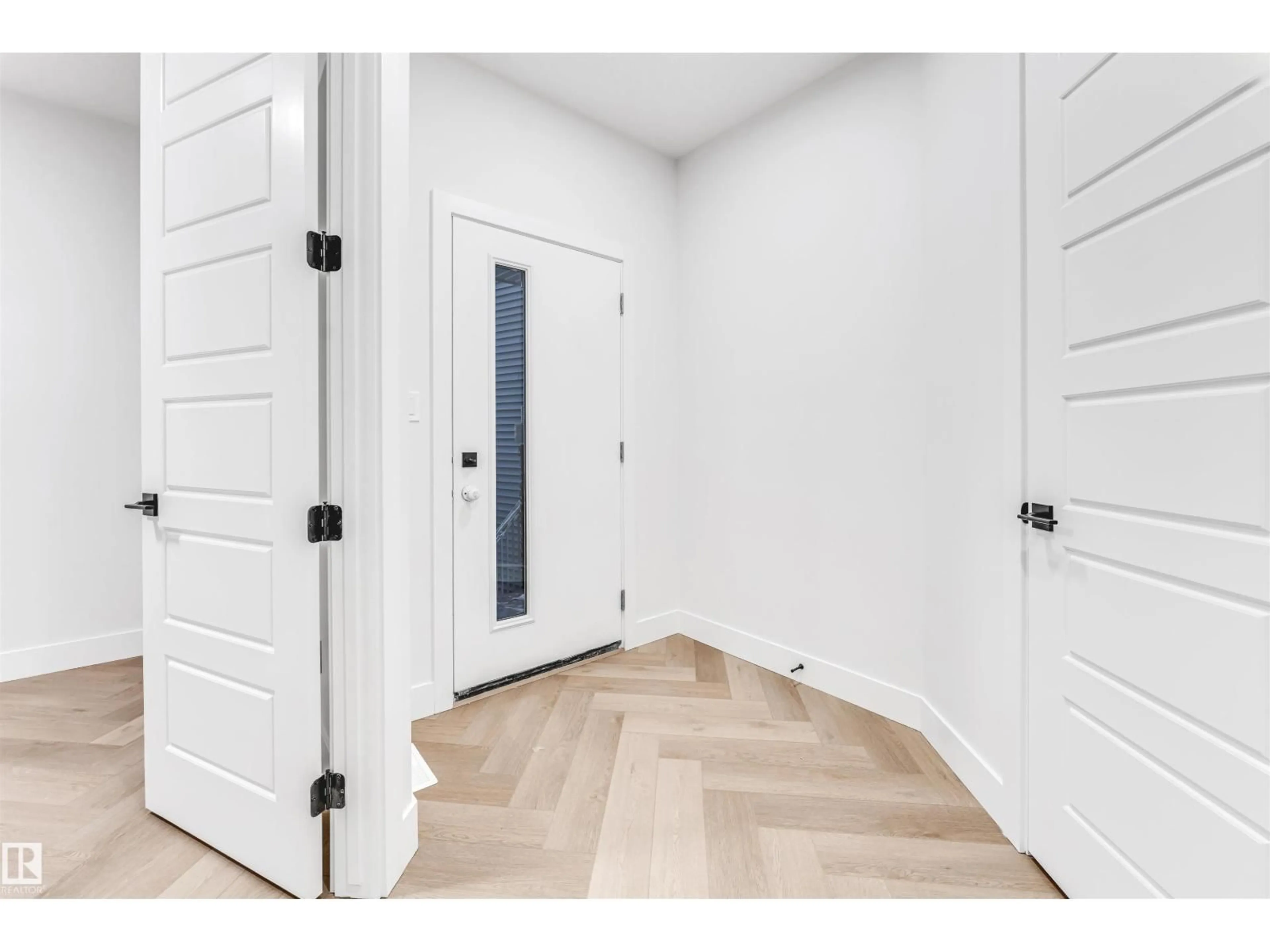 Indoor entryway for 3515 42 AV, Beaumont Alberta T4X0C4