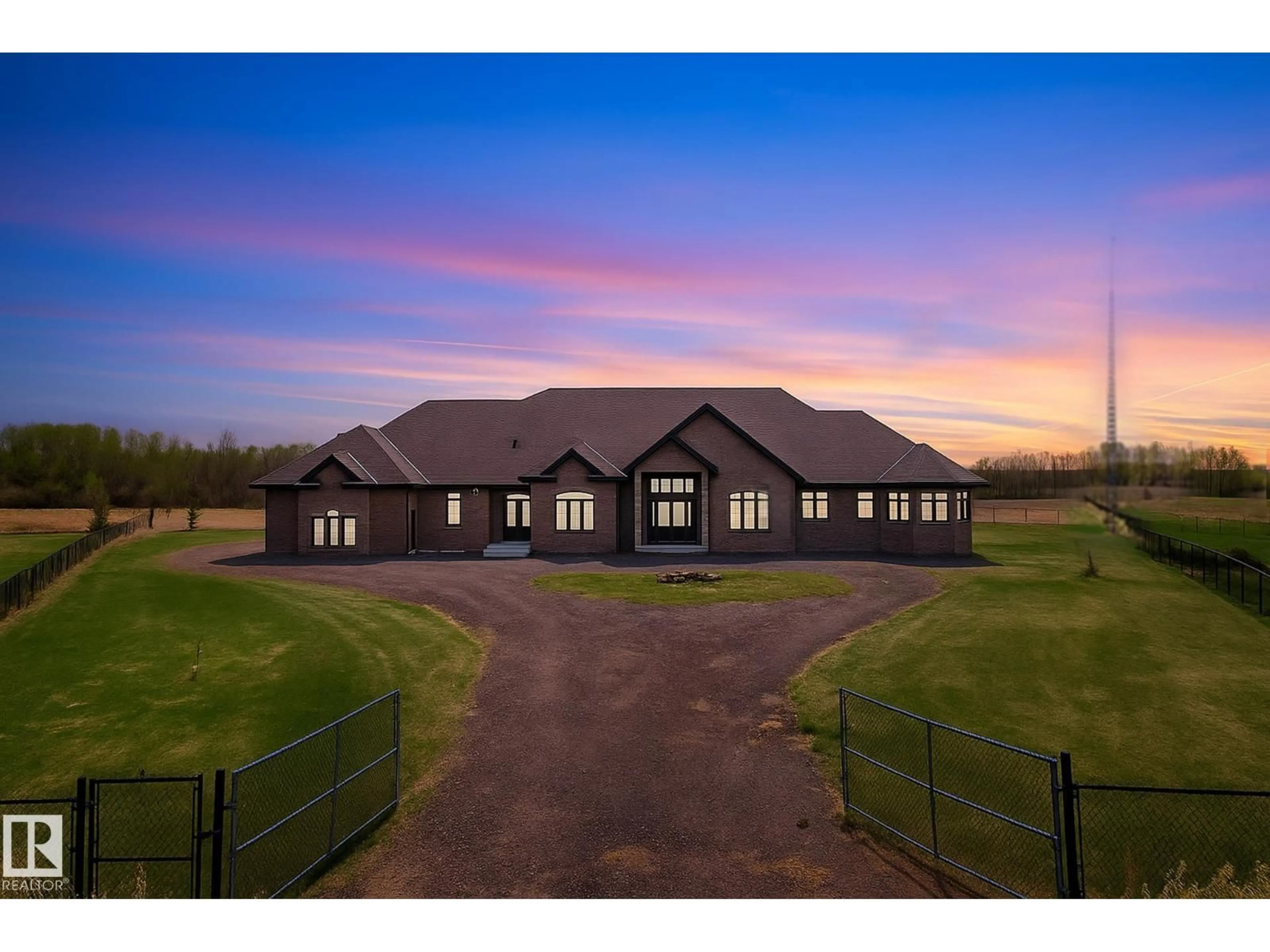 A pic from outside/outdoor area/front of a property/back of a property/a pic from drone, building for 190 50509 RANGE RD, Rural Leduc County Alberta T0B3M2