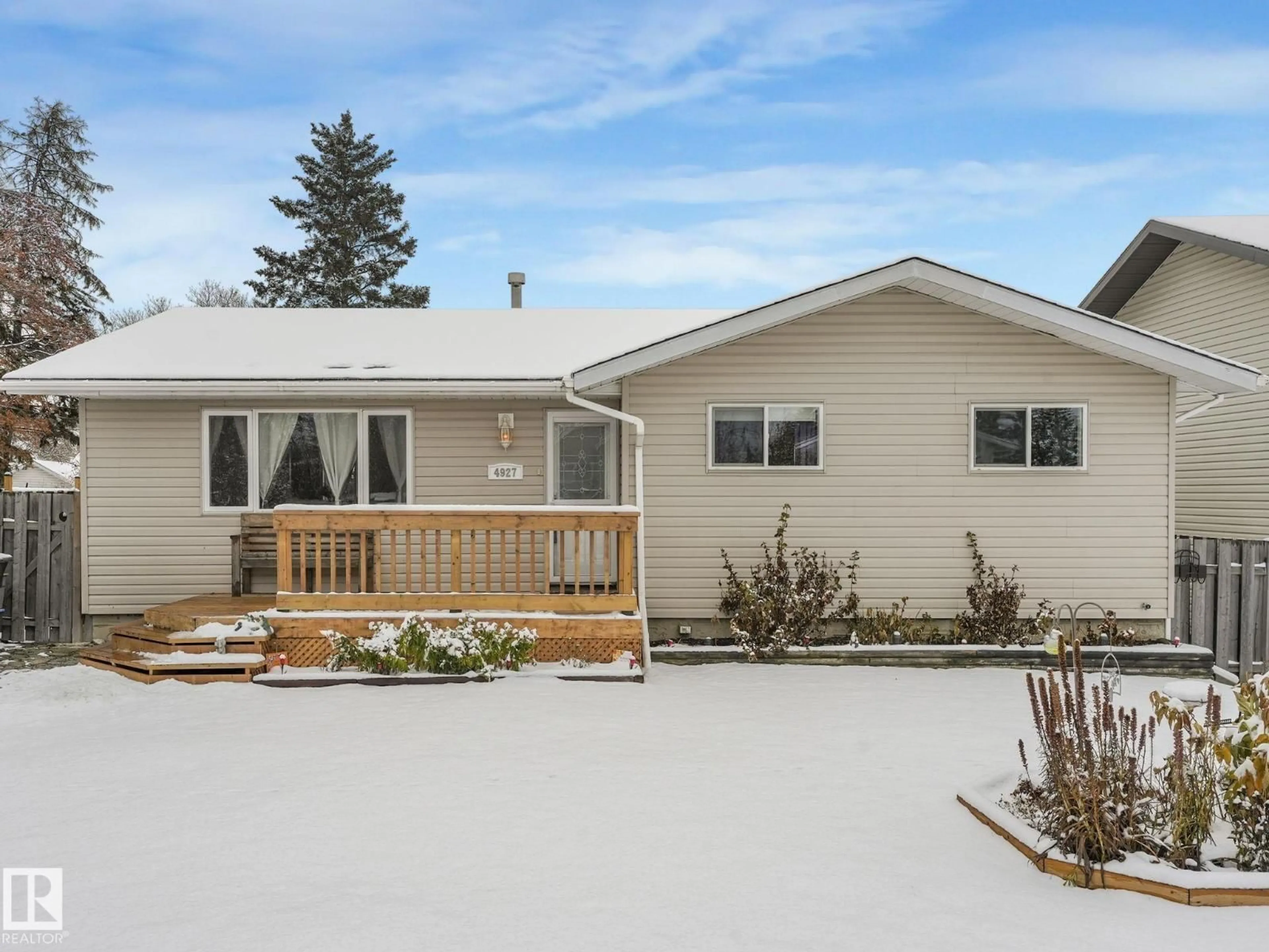 Home with vinyl exterior material, street for 4927 52 AV, Bon Accord Alberta T0A0K0