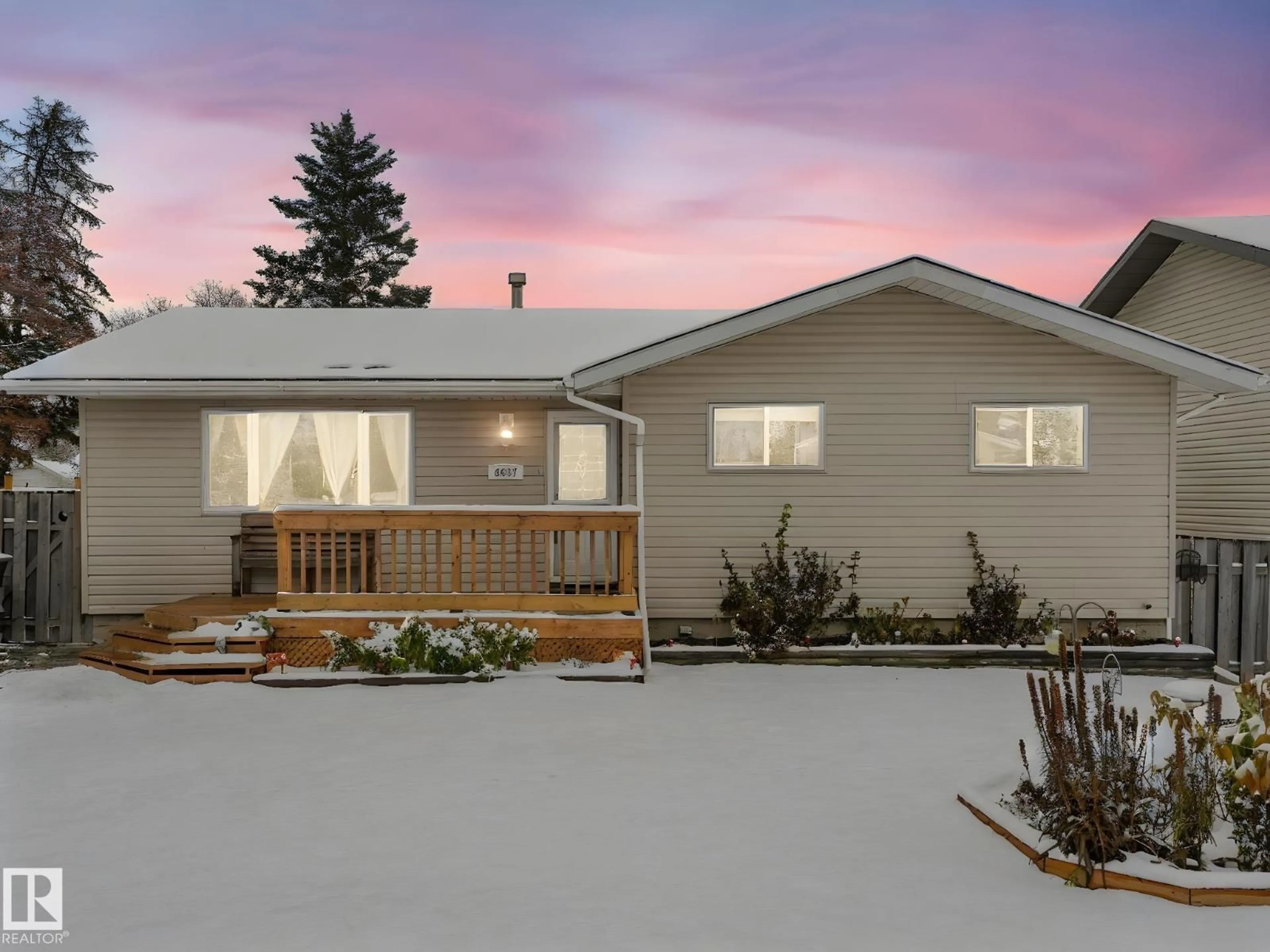 Home with vinyl exterior material, unknown for 4927 52 AV, Bon Accord Alberta T0A0K0