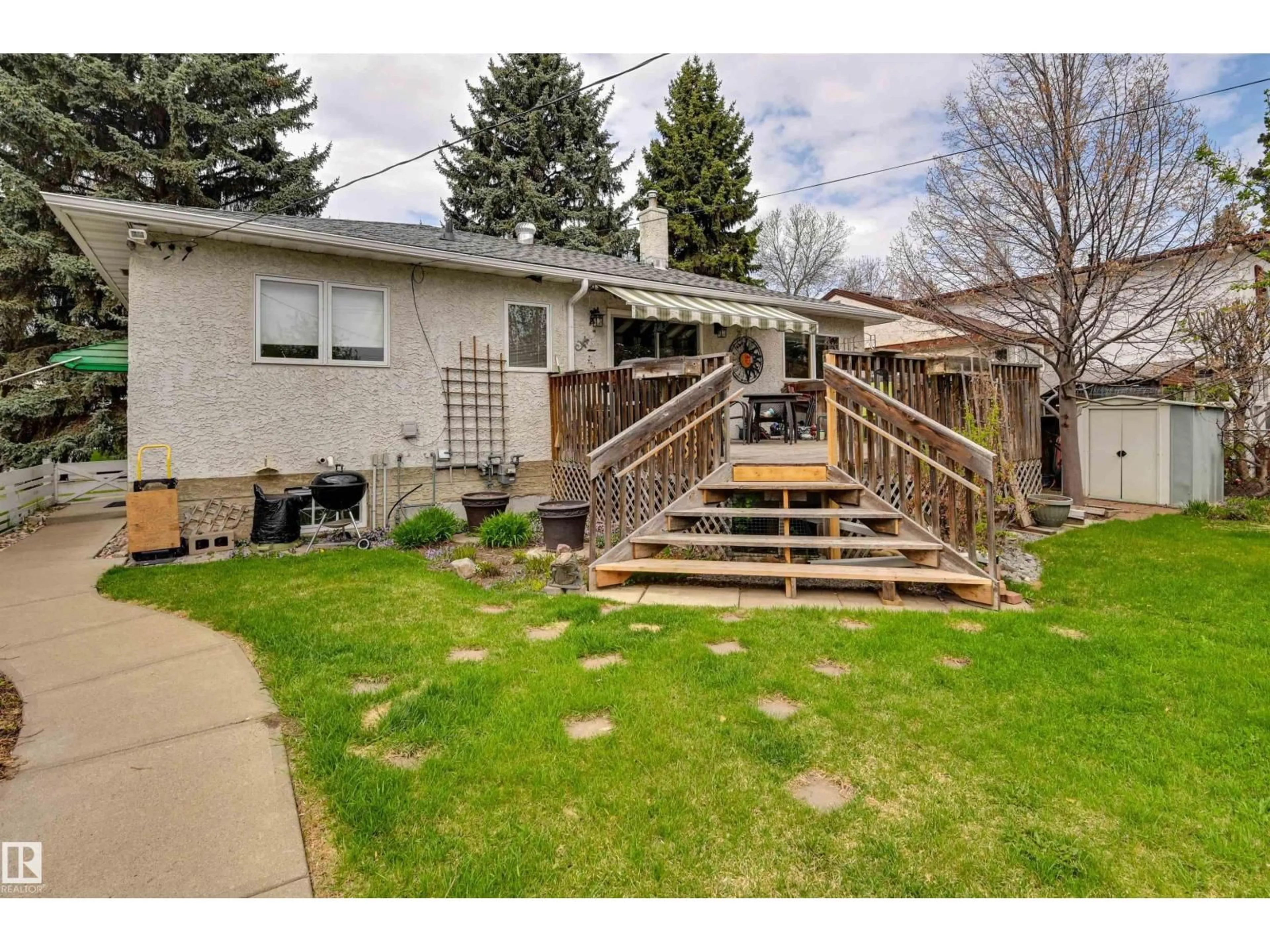Patio, street for NW - 9725 143 ST, Edmonton Alberta T5N2R3