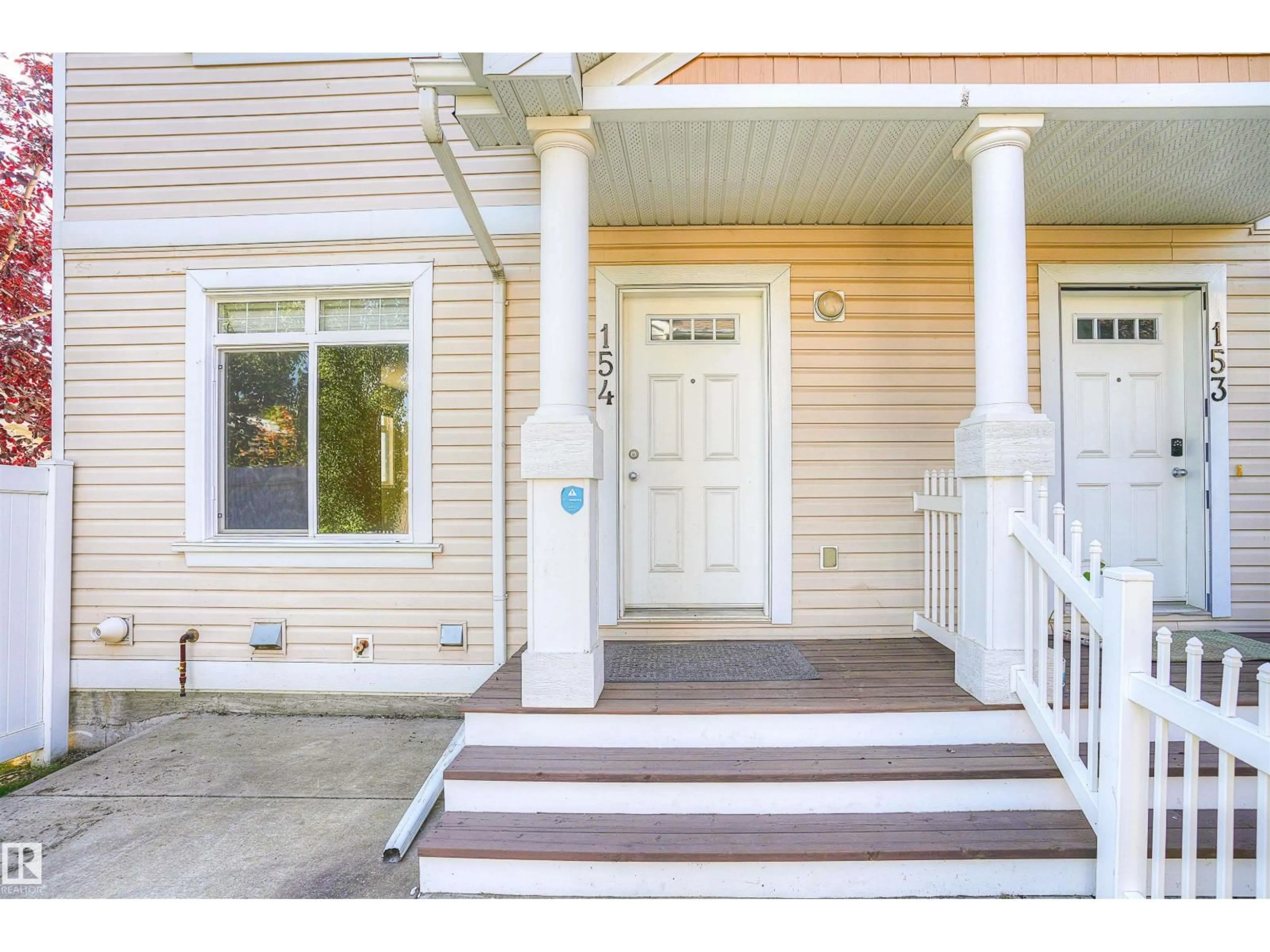 Indoor entryway for 154 - 1804 70 ST, Edmonton Alberta T6X0H4