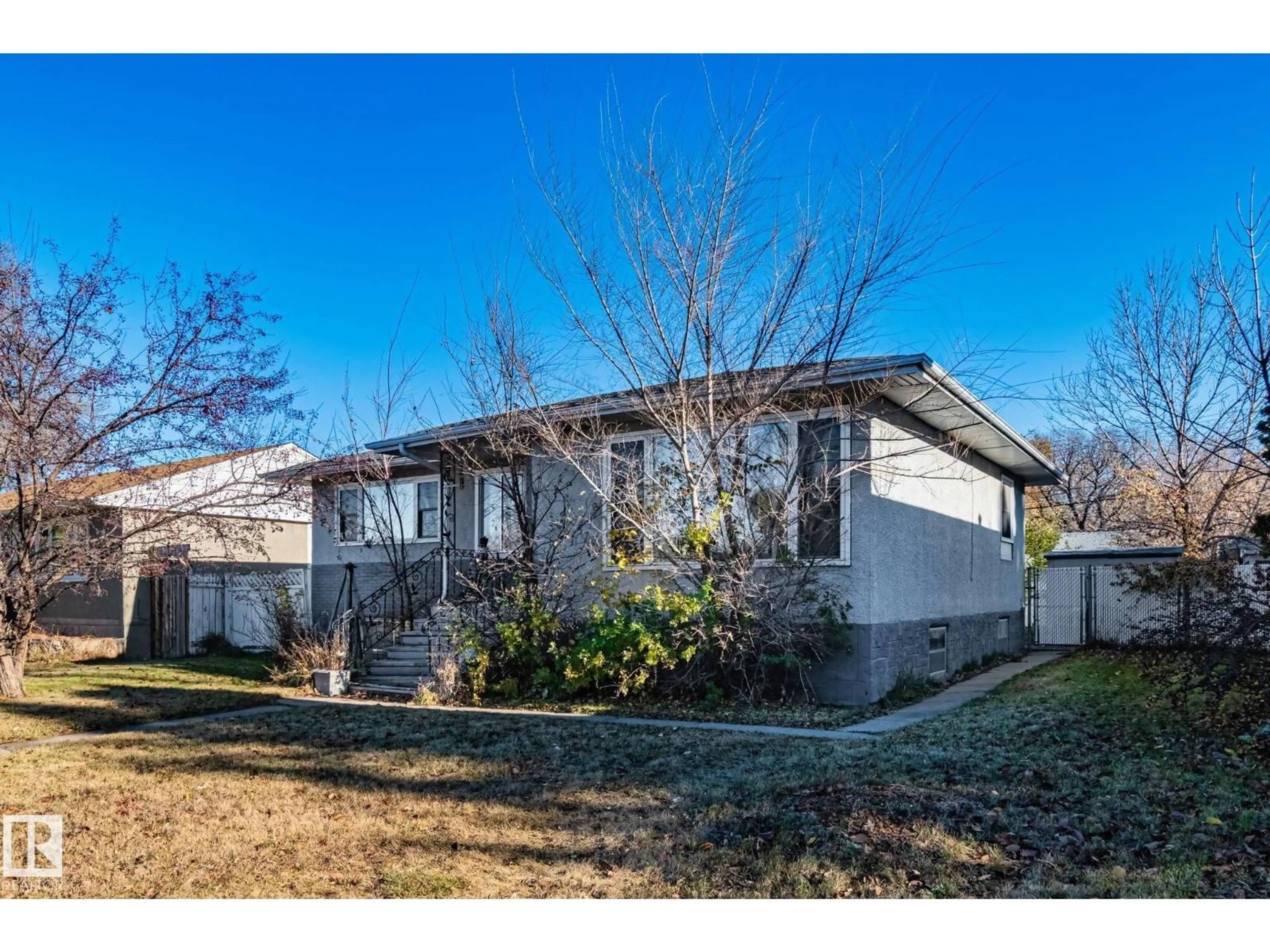 Unknown for NW - 12033 54 ST, Edmonton Alberta T5W3N2