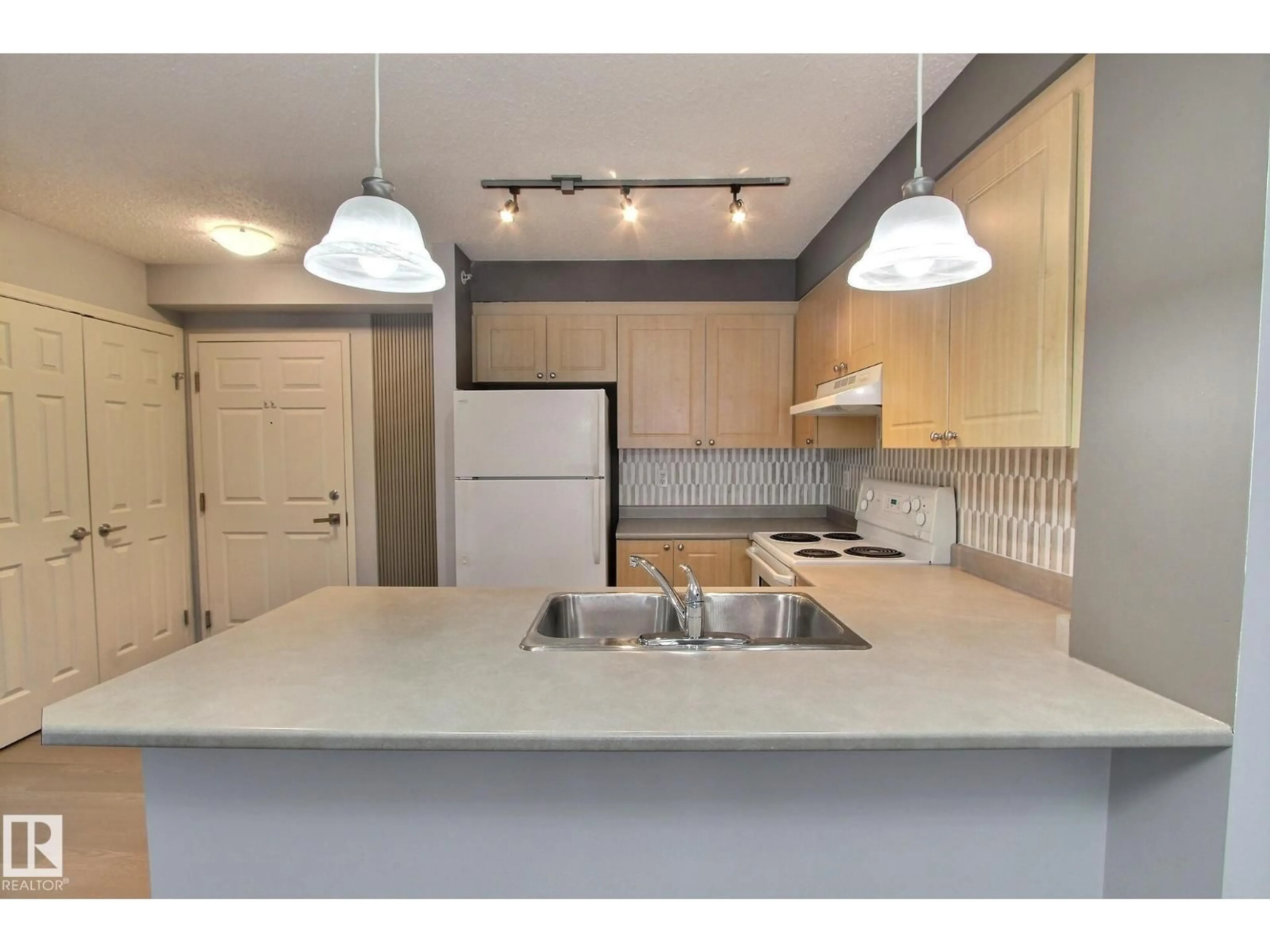 Standard kitchen, unknown for 616 - 416 MCALLISTER LO, Edmonton Alberta T6W1N1