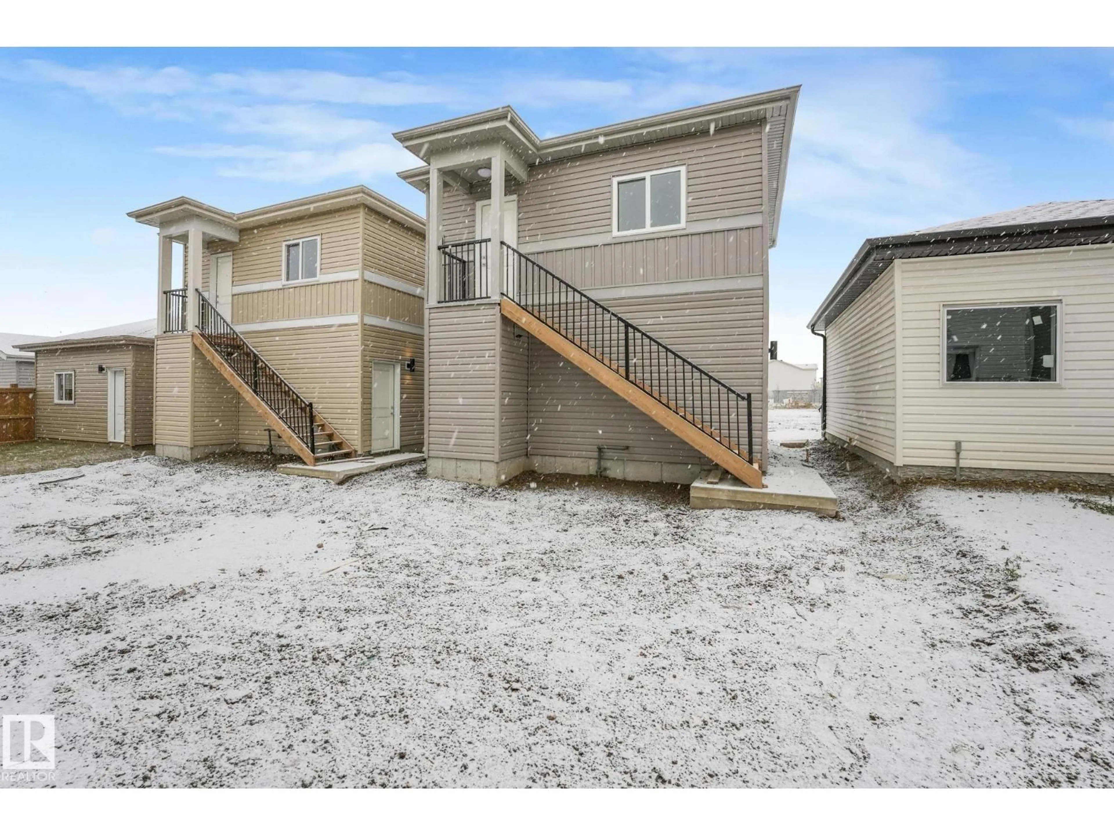 Home with vinyl exterior material, unknown for 3518 42 AVE, Beaumont Alberta T4X3G4