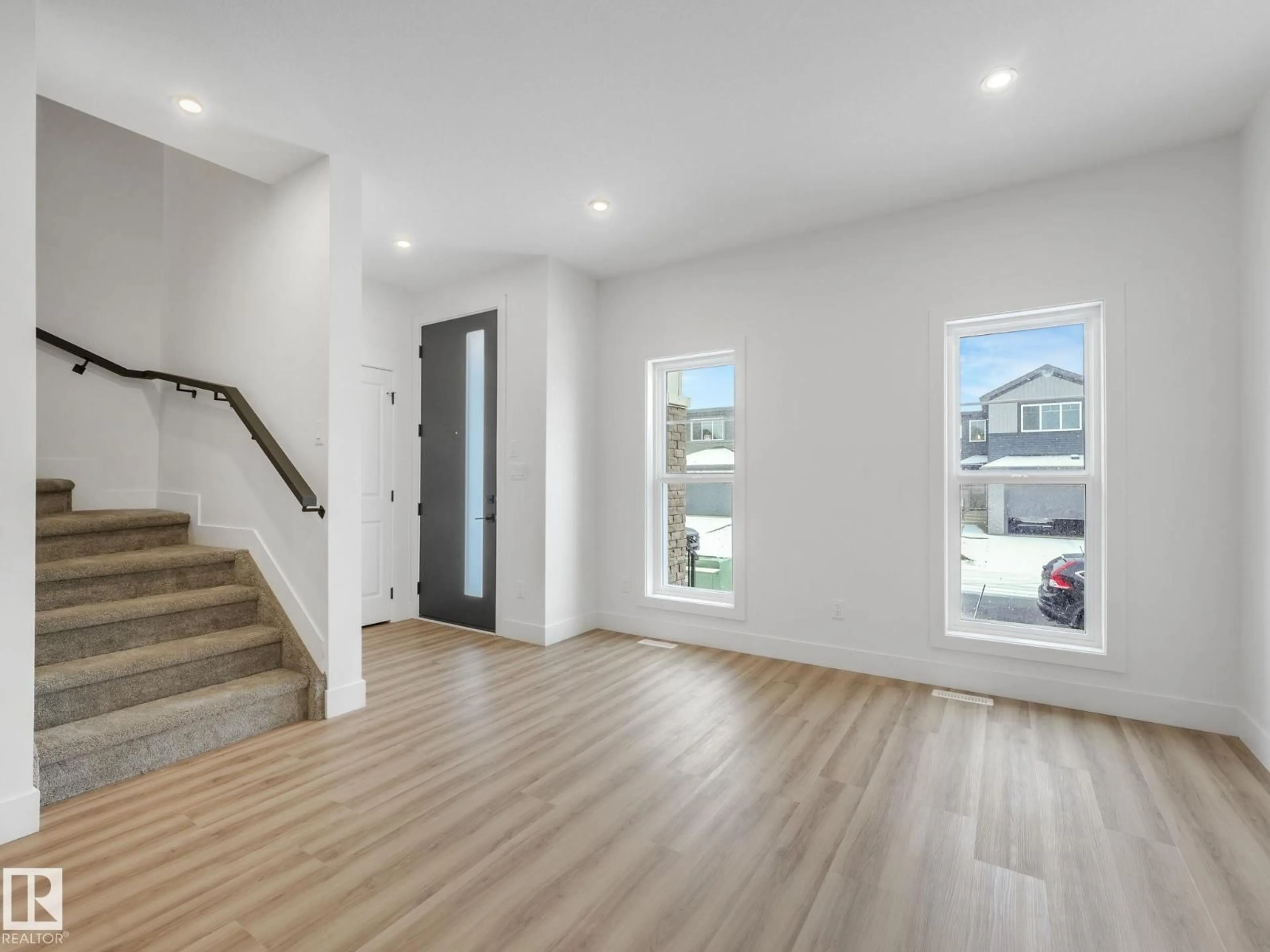 Indoor entryway for 3520 42 AVE, Beaumont Alberta T4X3G4