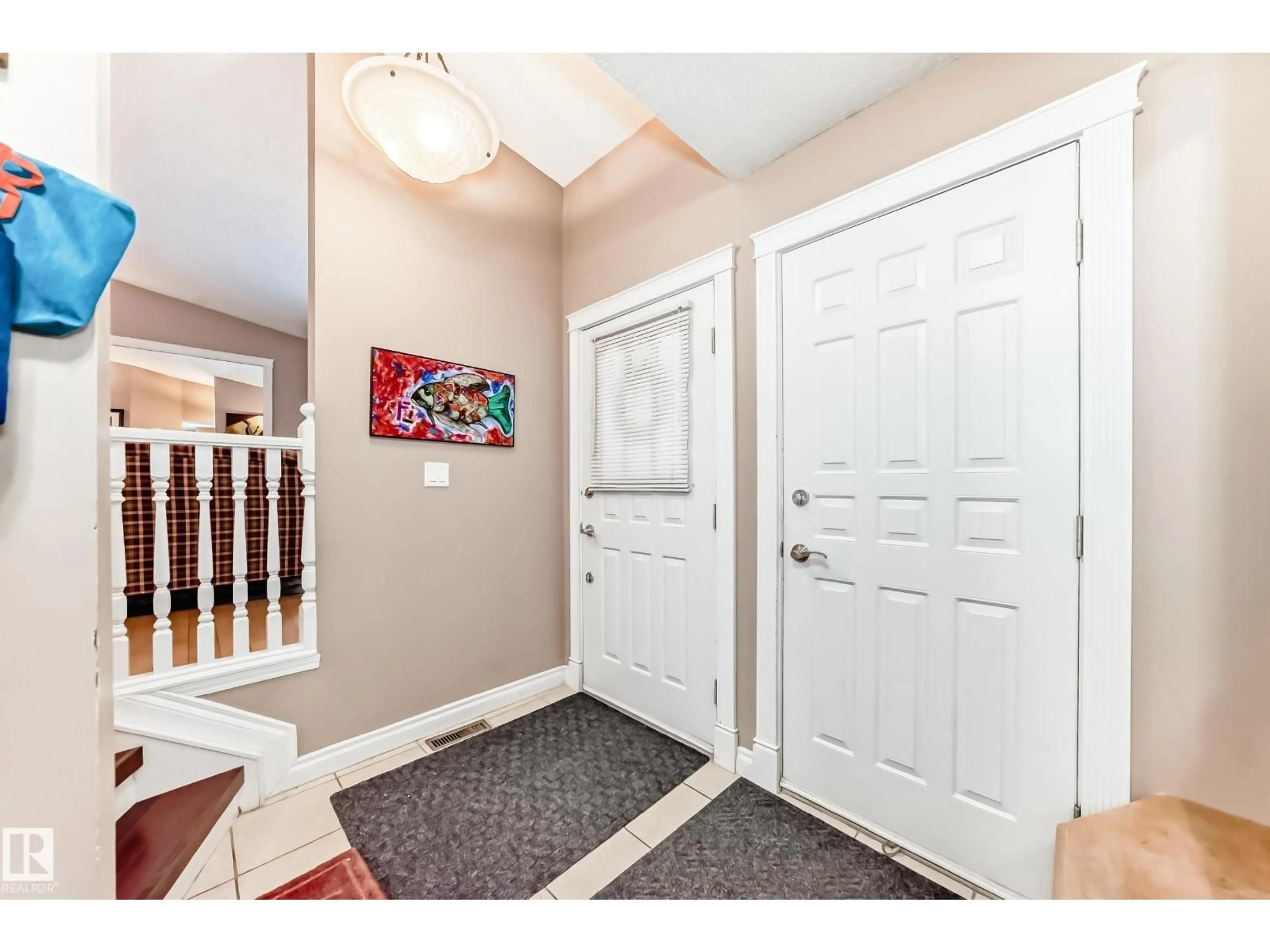 Indoor entryway for 318 DECHENE RD, Edmonton Alberta T6M1W2