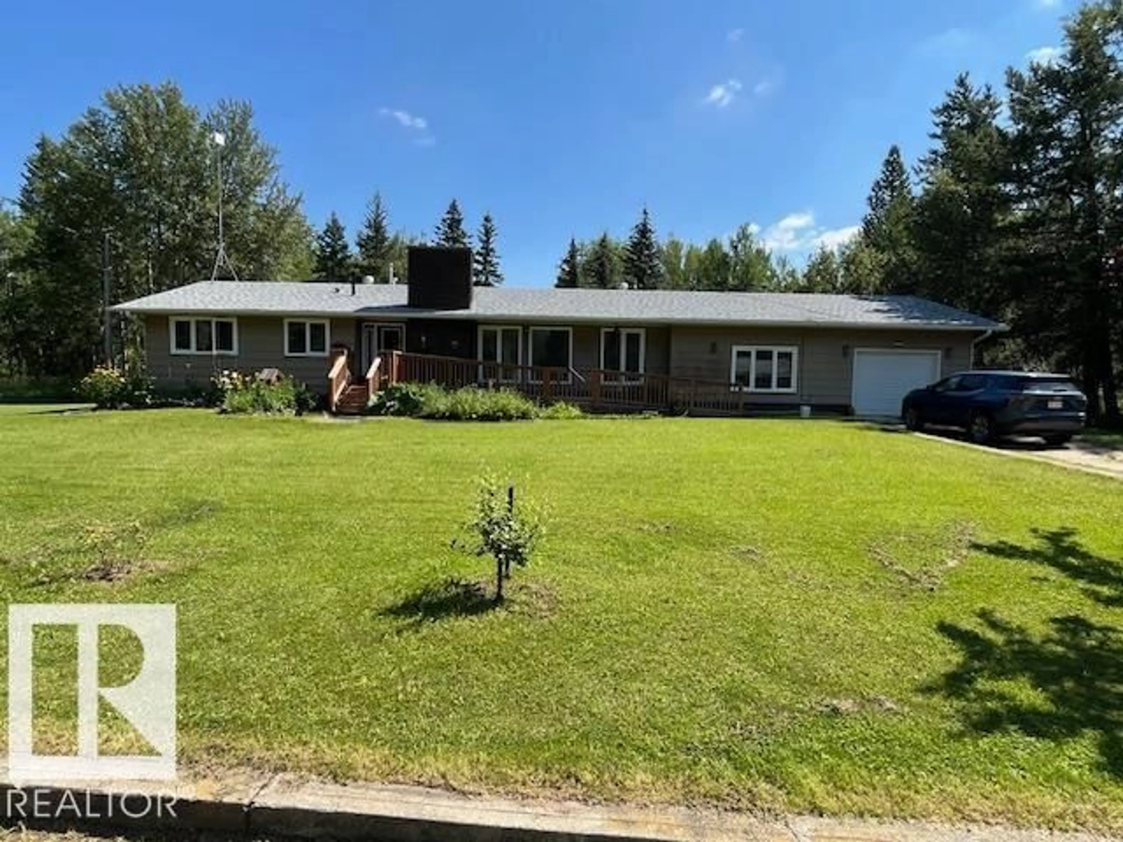 A pic from outside/outdoor area/front of a property/back of a property/a pic from drone, unknown for 50509 RGE ROAD 221, Rural Leduc County Alberta T0B3M2