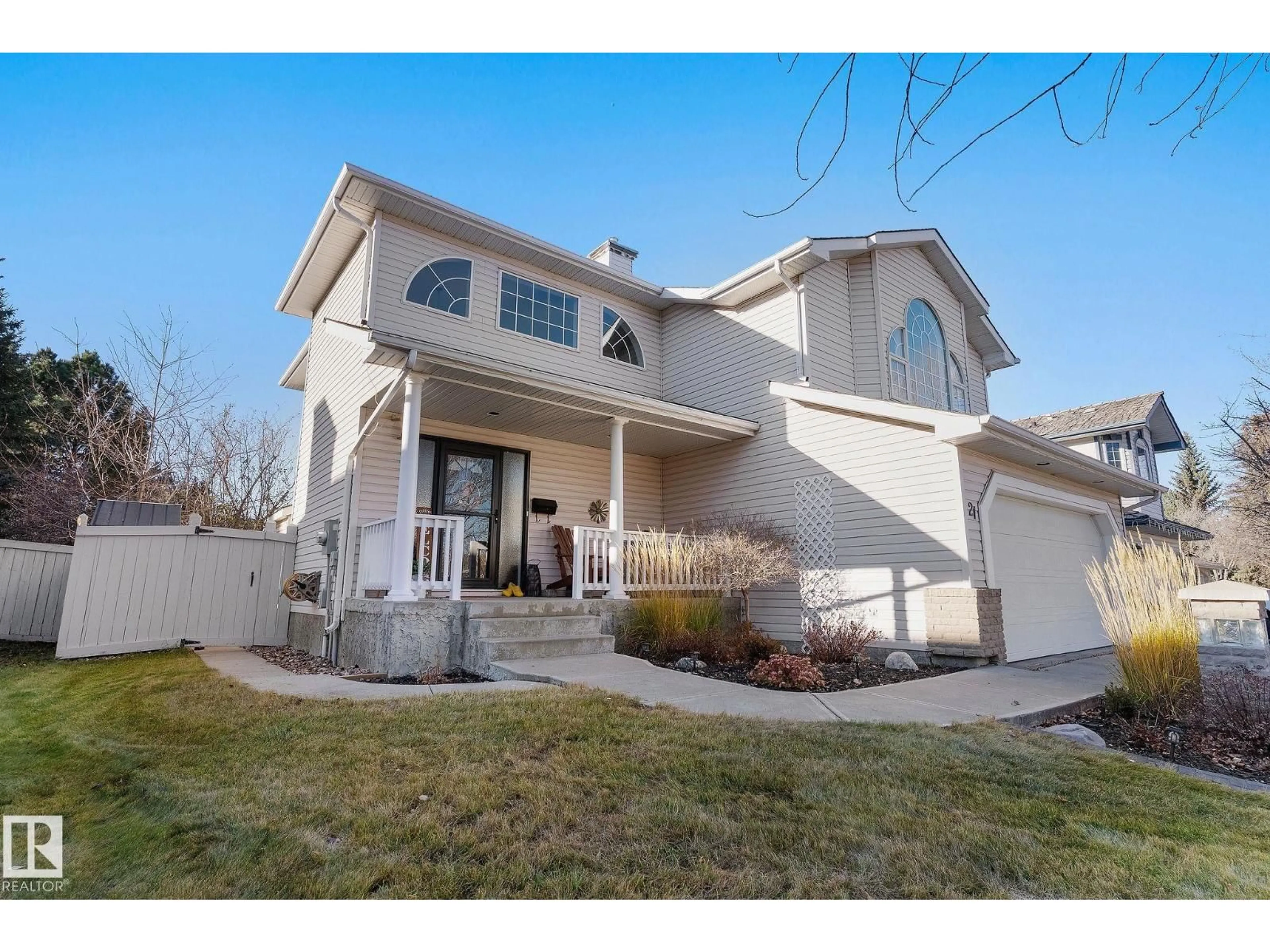 Home with vinyl exterior material, street for 21 HERITAGE WY, St. Albert Alberta T8N5W4