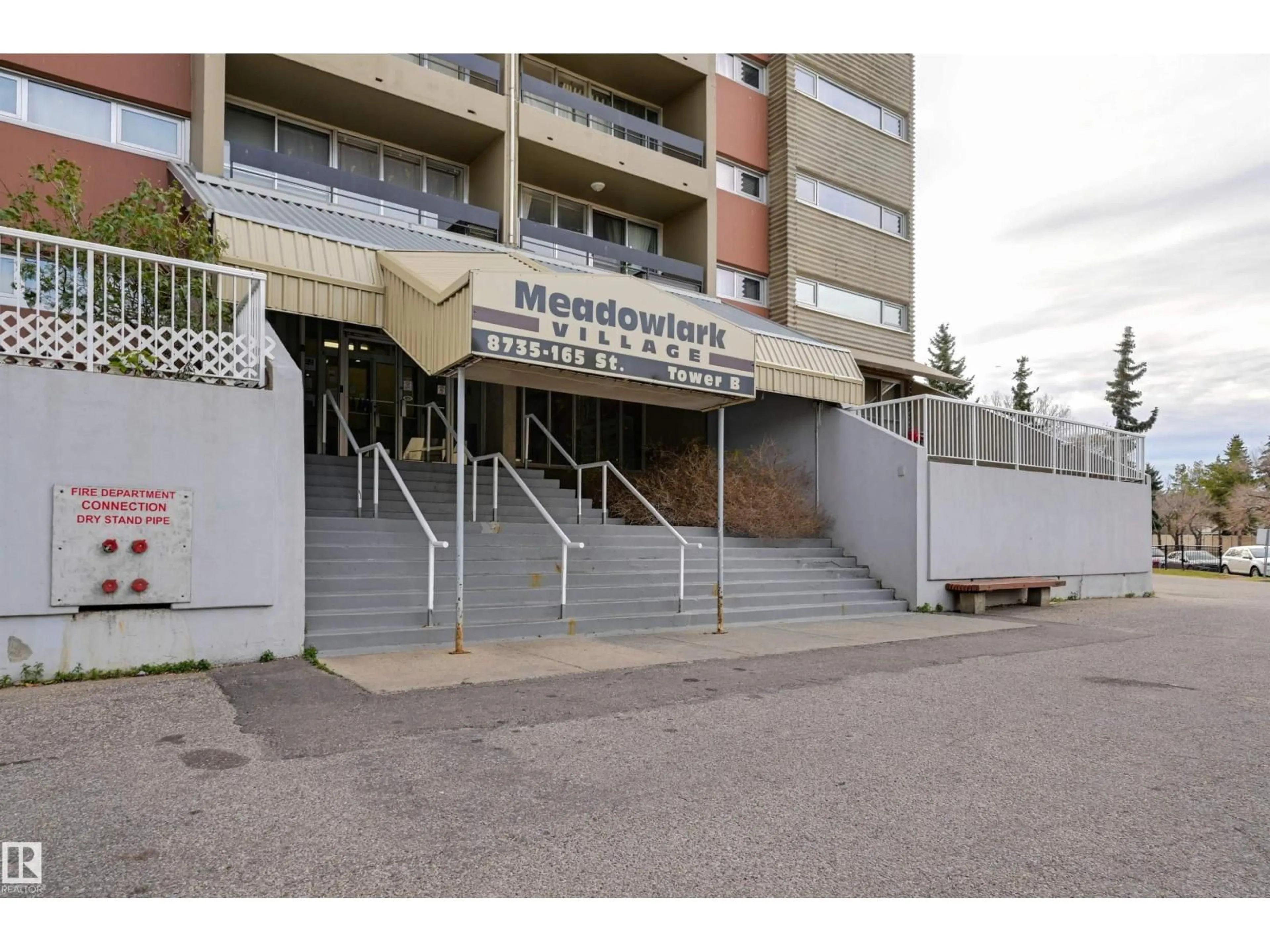 Indoor foyer for #84 - 8735 165 ST NW, Edmonton Alberta T5R2R6