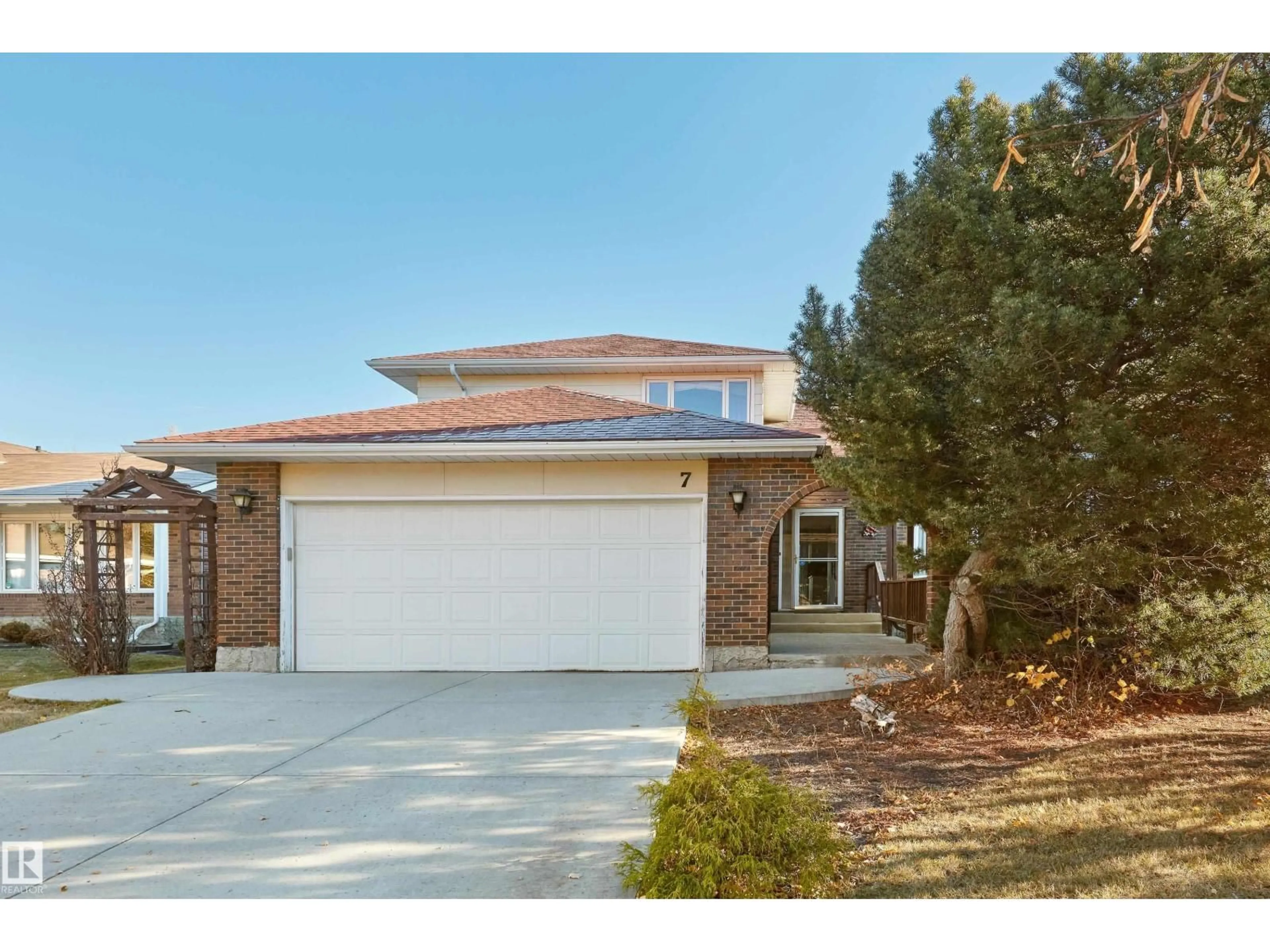 Home with brick exterior material, street for 7 LINCOLN CR, St. Albert Alberta T8N3M9