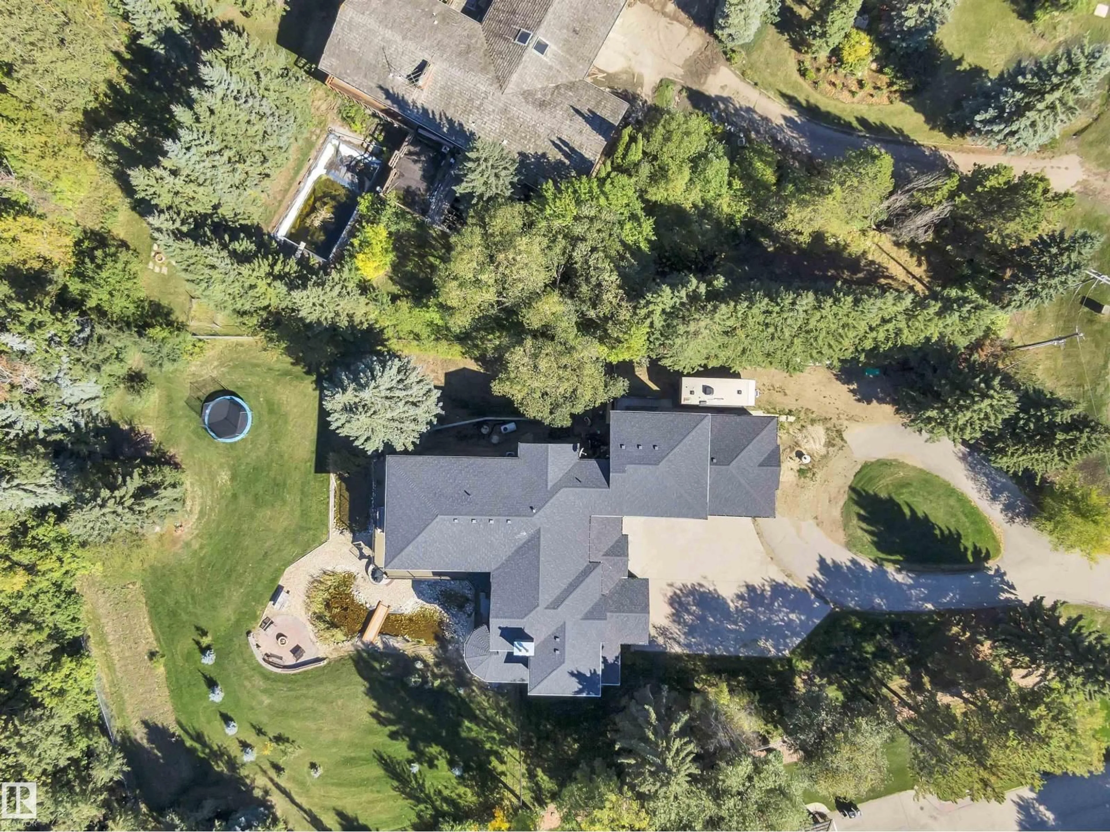 A pic from outside/outdoor area/front of a property/back of a property/a pic from drone, unknown for 148 WINDERMERE CR, Edmonton Alberta T6W0S3
