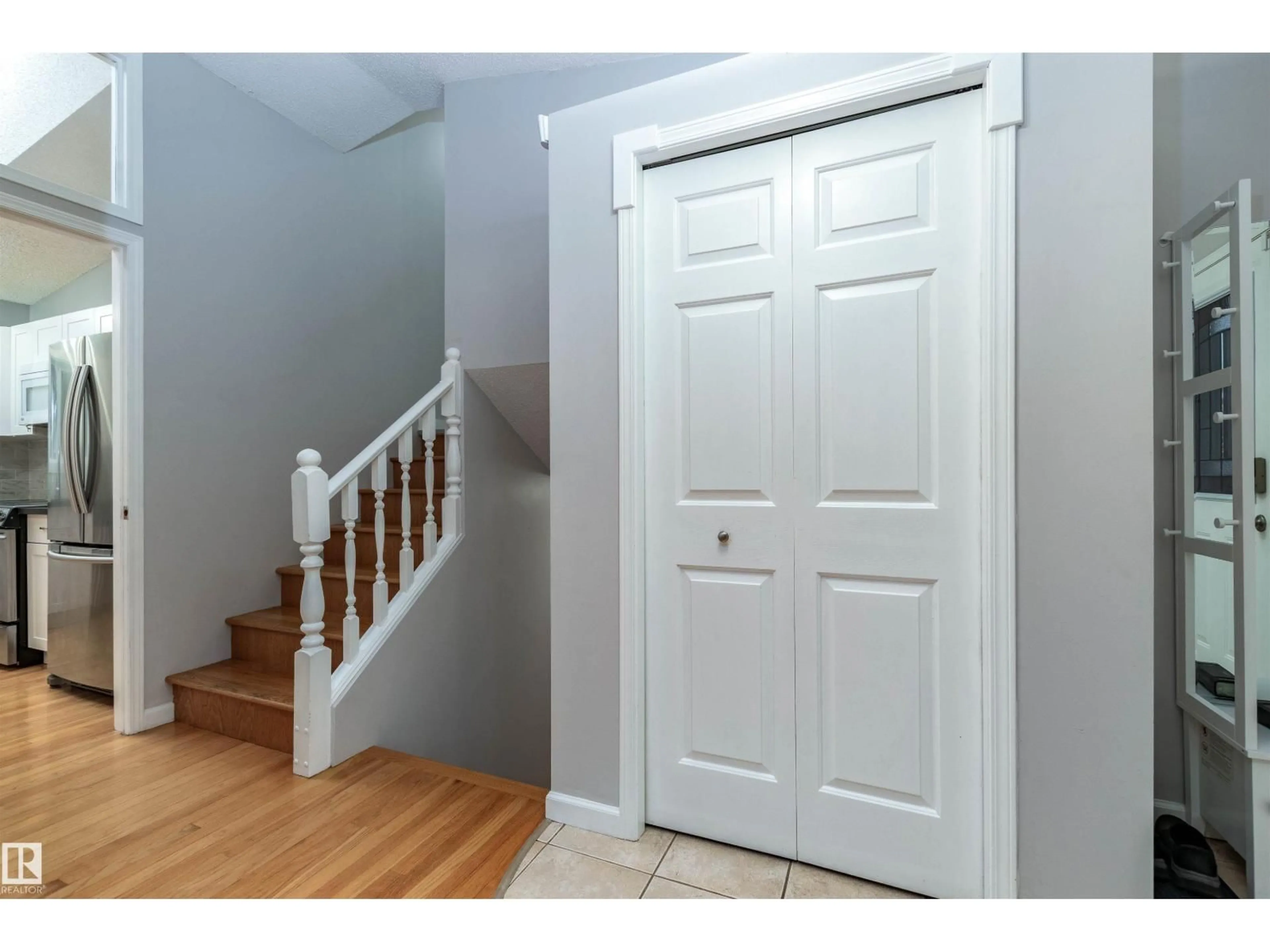 Indoor entryway for NW - 1511 109 ST, Edmonton Alberta T6J5W9