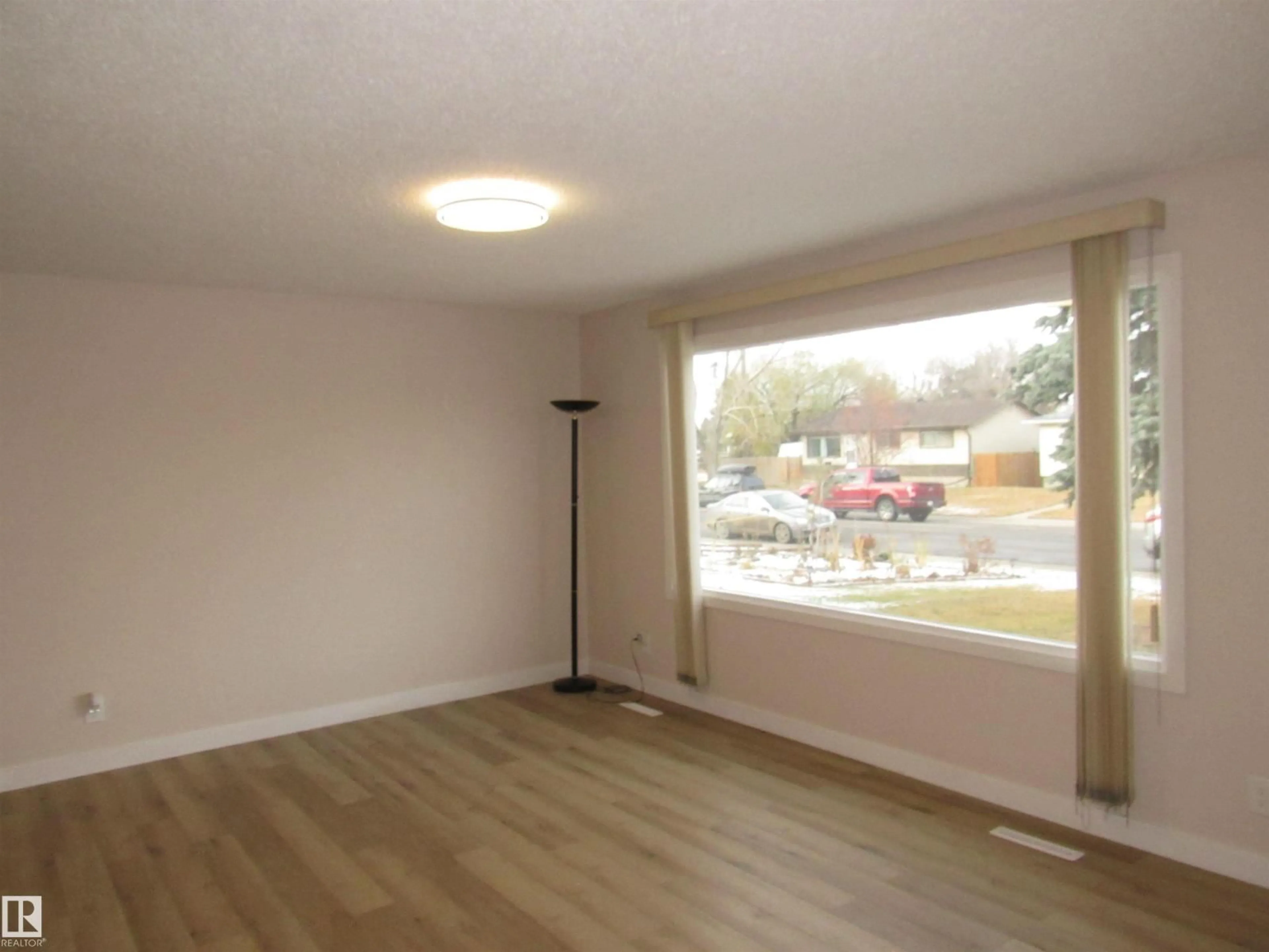 A pic of a room for 11407 134A AV, Edmonton Alberta T5E1M5