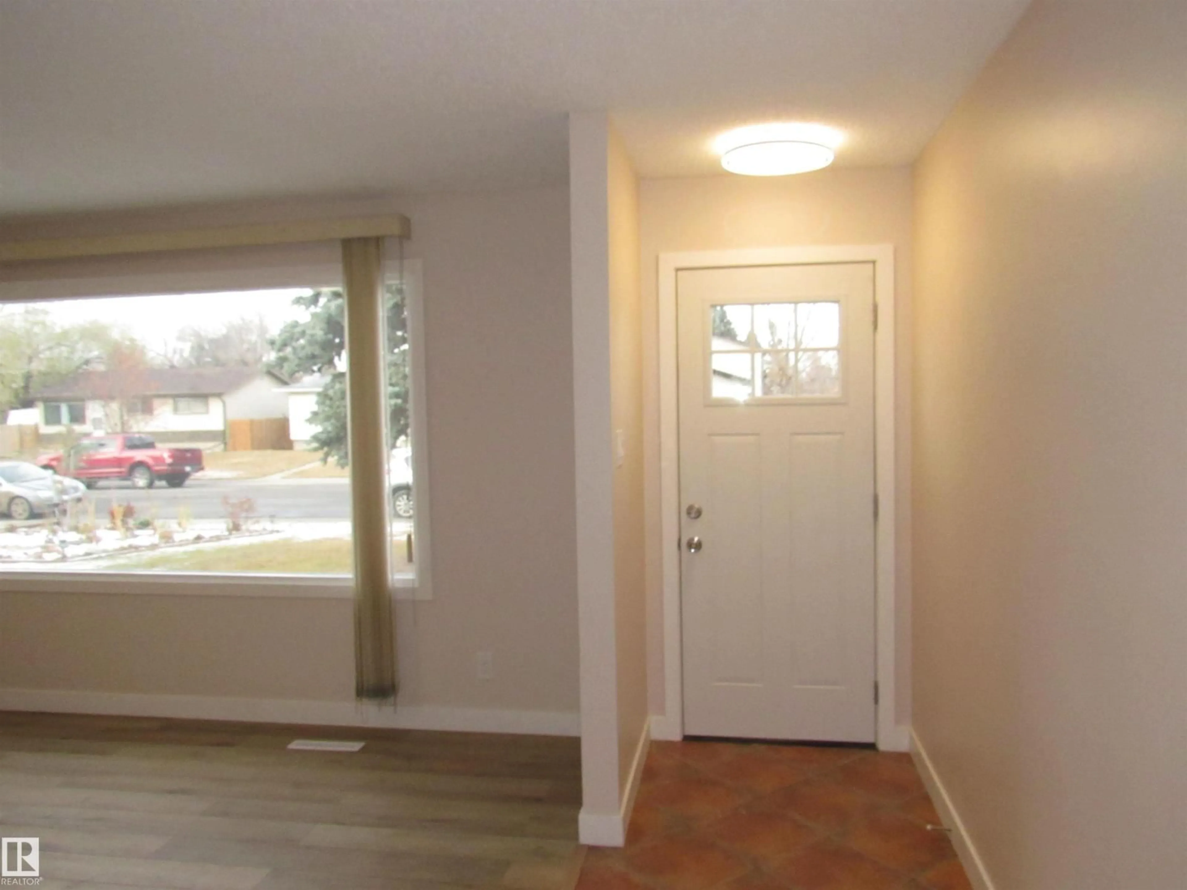 Indoor entryway for 11407 134A AV, Edmonton Alberta T5E1M5