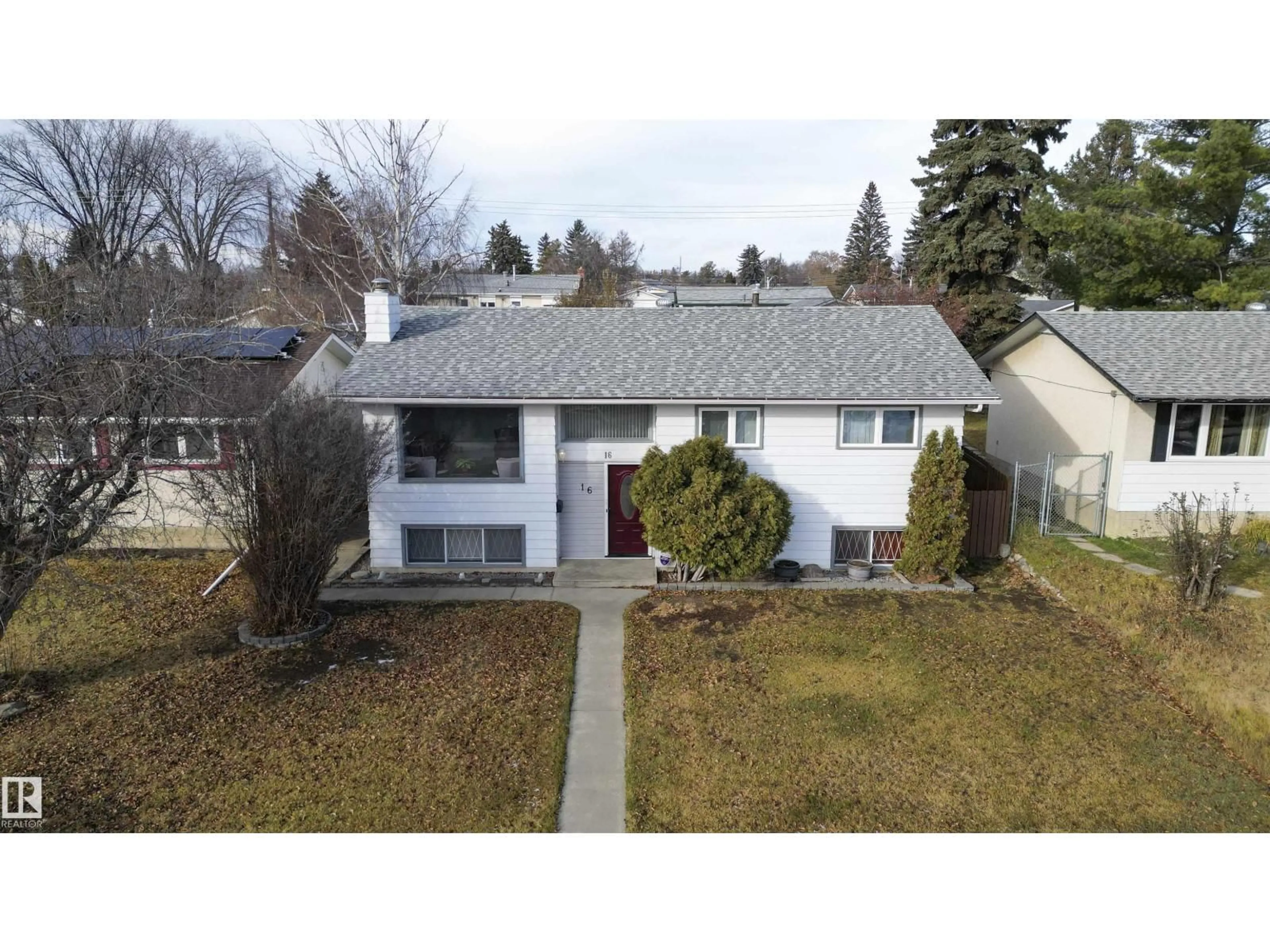 A pic from outside/outdoor area/front of a property/back of a property/a pic from drone, street for 16 STEELE CR, Edmonton Alberta T5A1G3