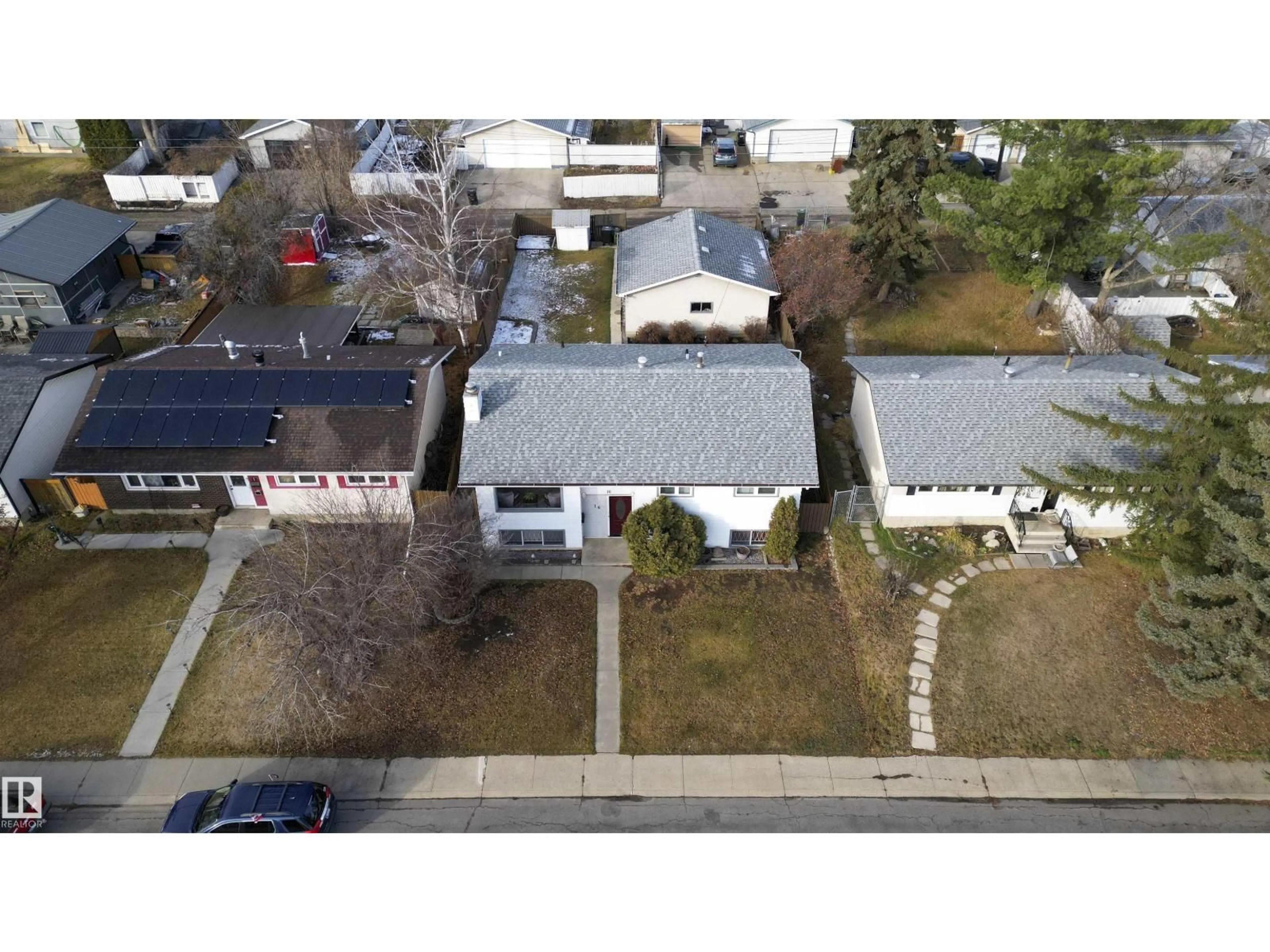 A pic from outside/outdoor area/front of a property/back of a property/a pic from drone, street for 16 STEELE CR, Edmonton Alberta T5A1G3