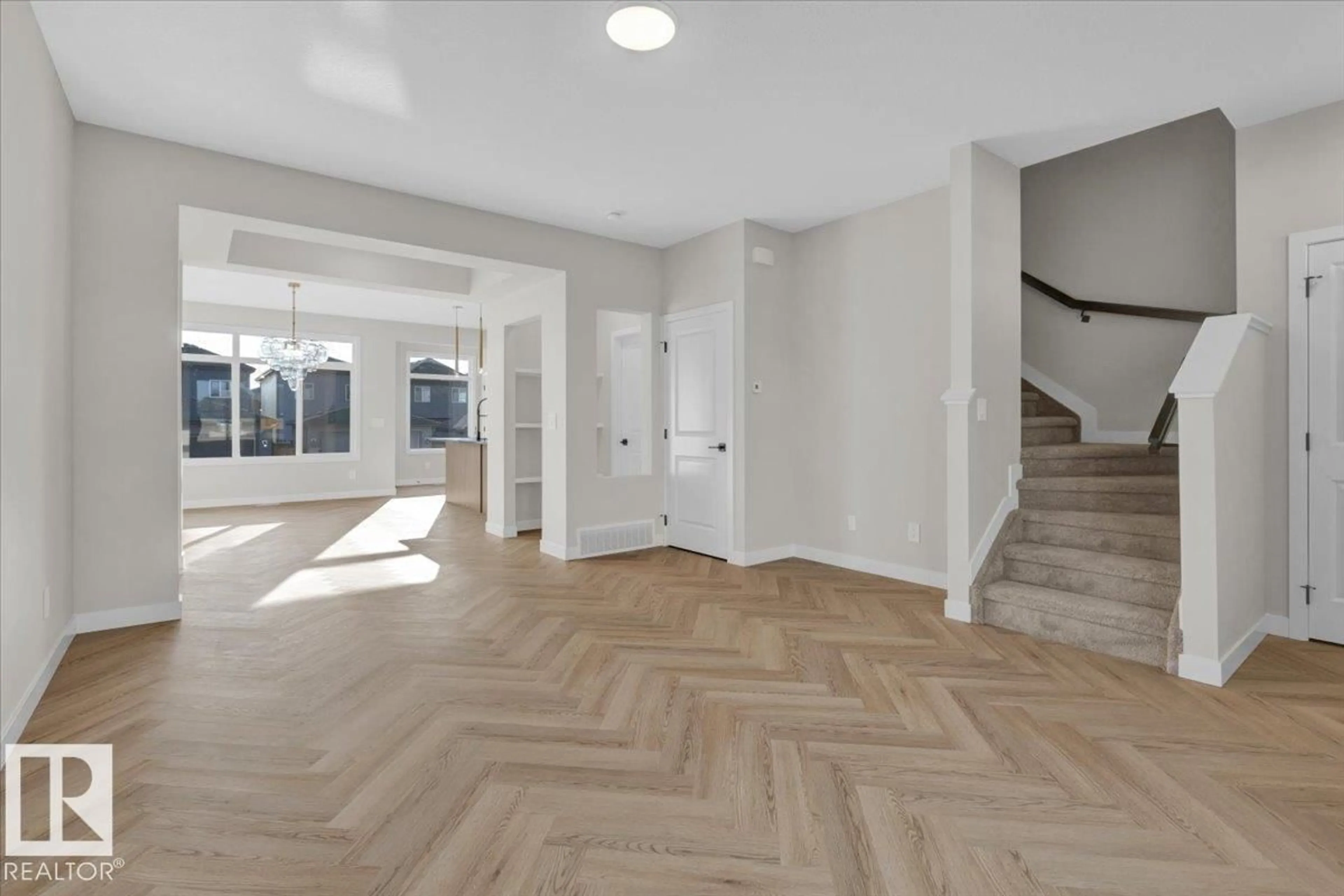 Indoor entryway for 2127 CROSSBILL LN, Edmonton Alberta T5S0W3