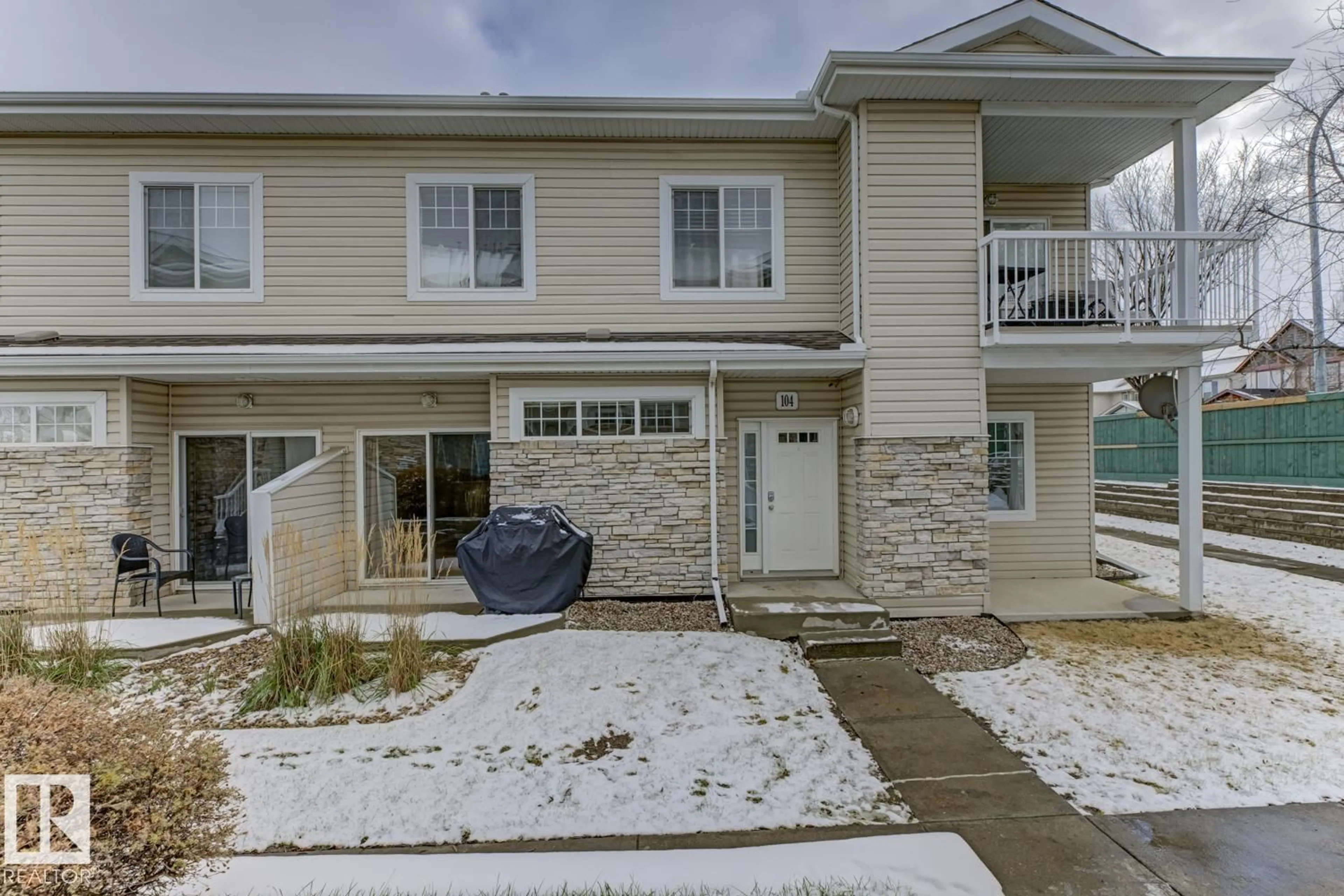 Home with vinyl exterior material, street for 104 - #104 CRANBERRY WY, Sherwood Park Alberta T8H2M5