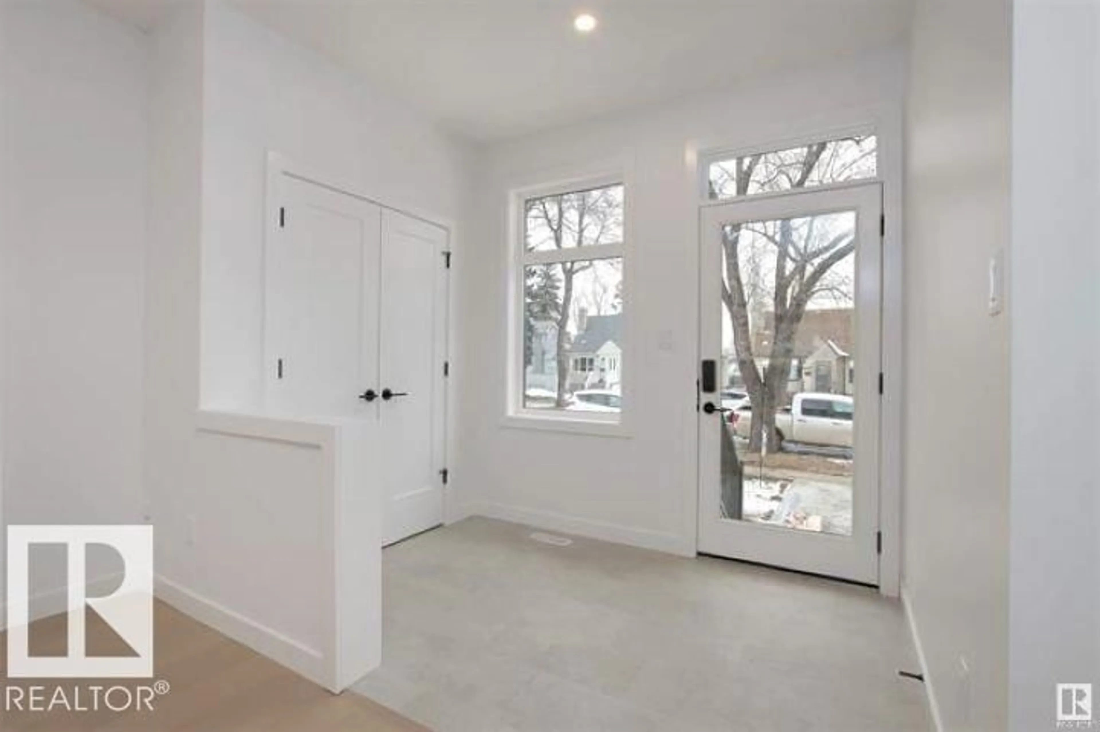Indoor entryway for NW - 11016 132 ST, Edmonton Alberta T5M1E2