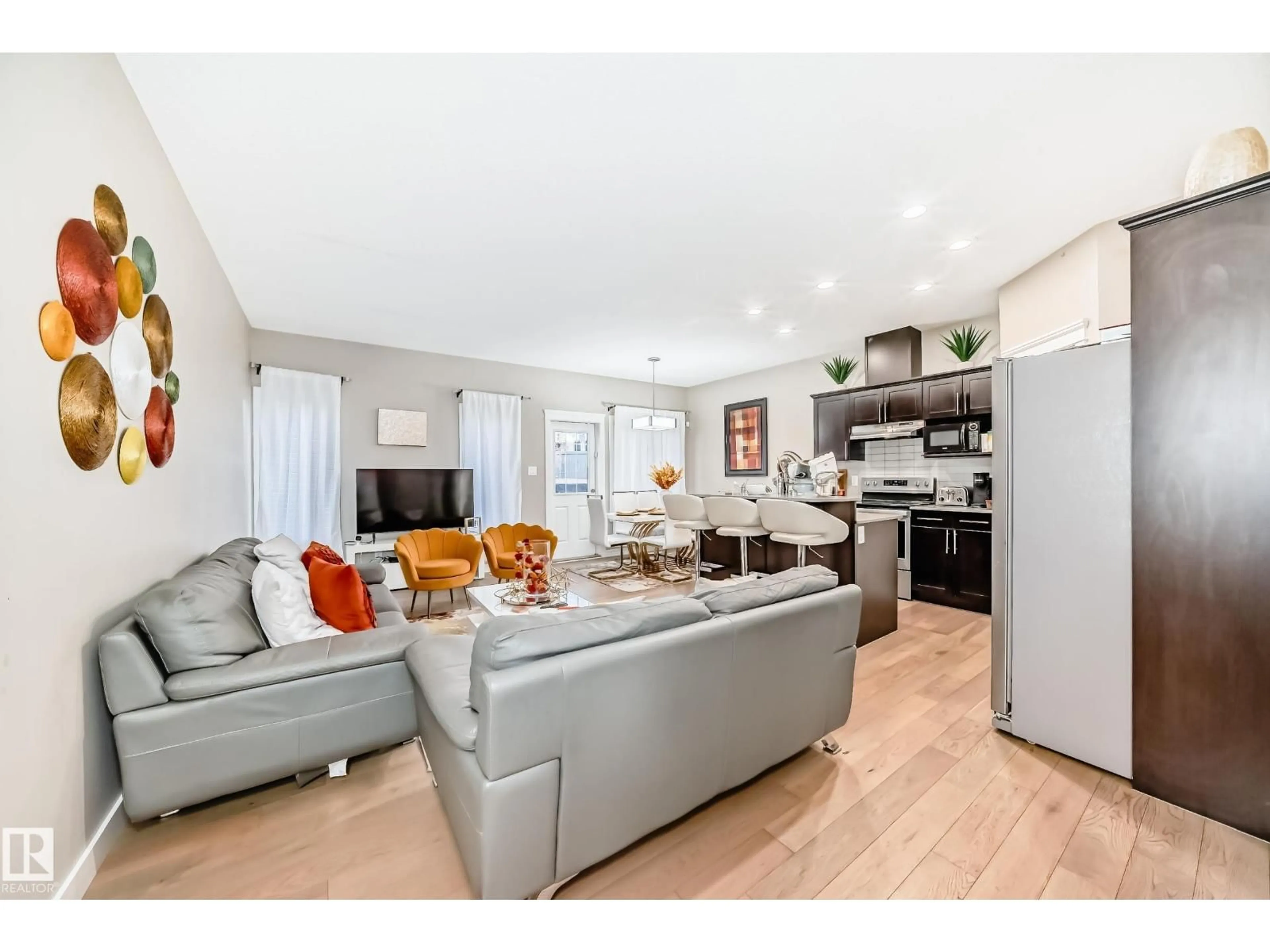 Open concept kitchen, unknown for 246 HAWKS RIDGE BV, Edmonton Alberta T5S0M2