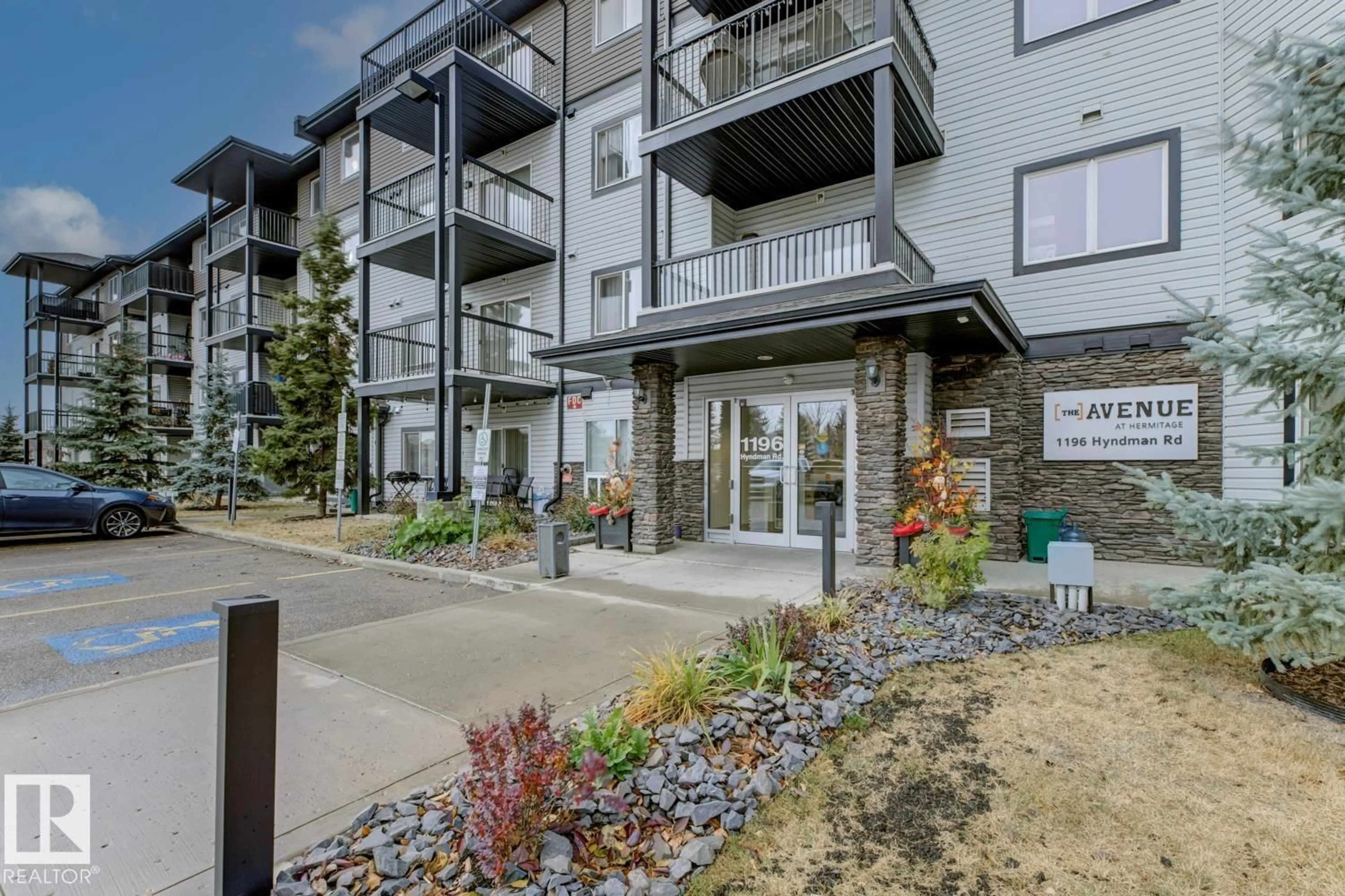 Unknown for 1196 HYNDMAN RD, Edmonton Alberta T5A0P8