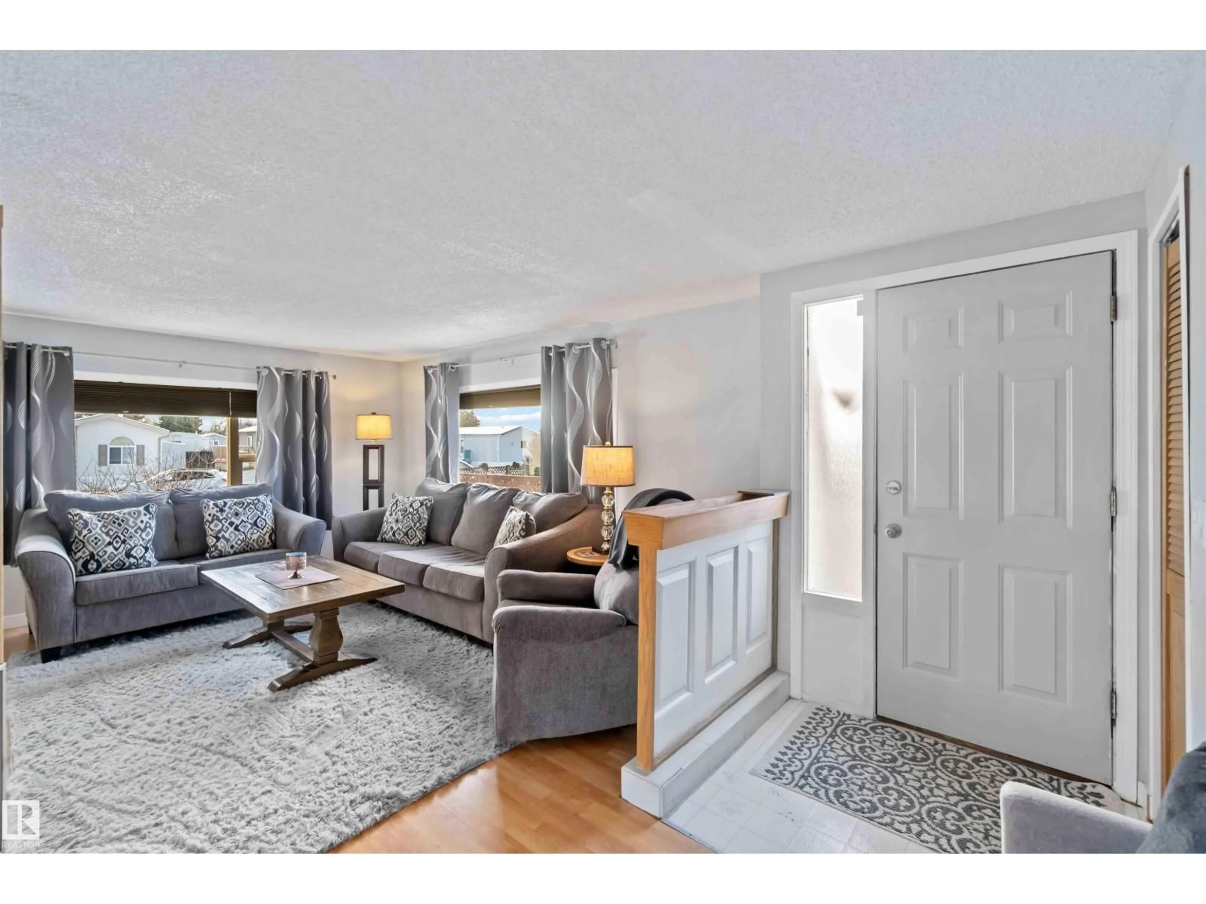 Living room with furniture, unknown for 5407 EASTVIEW CR, Redwater Alberta T0A2W0