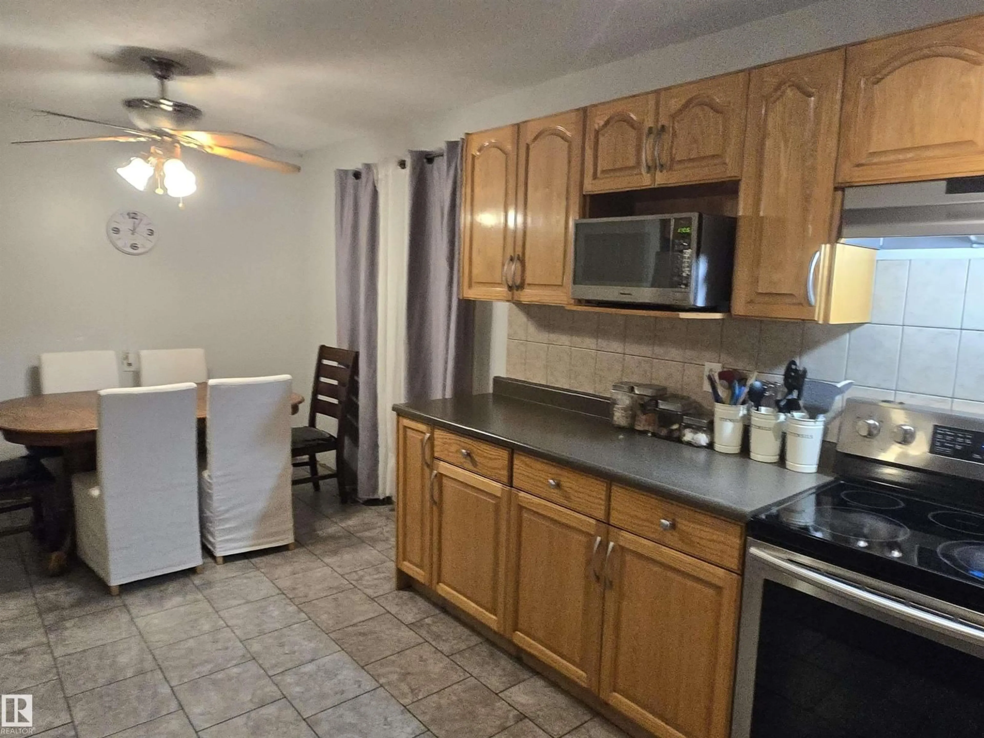 Standard kitchen, ceramic/tile floor for 3043 142 AV, Edmonton Alberta T5Y1J1