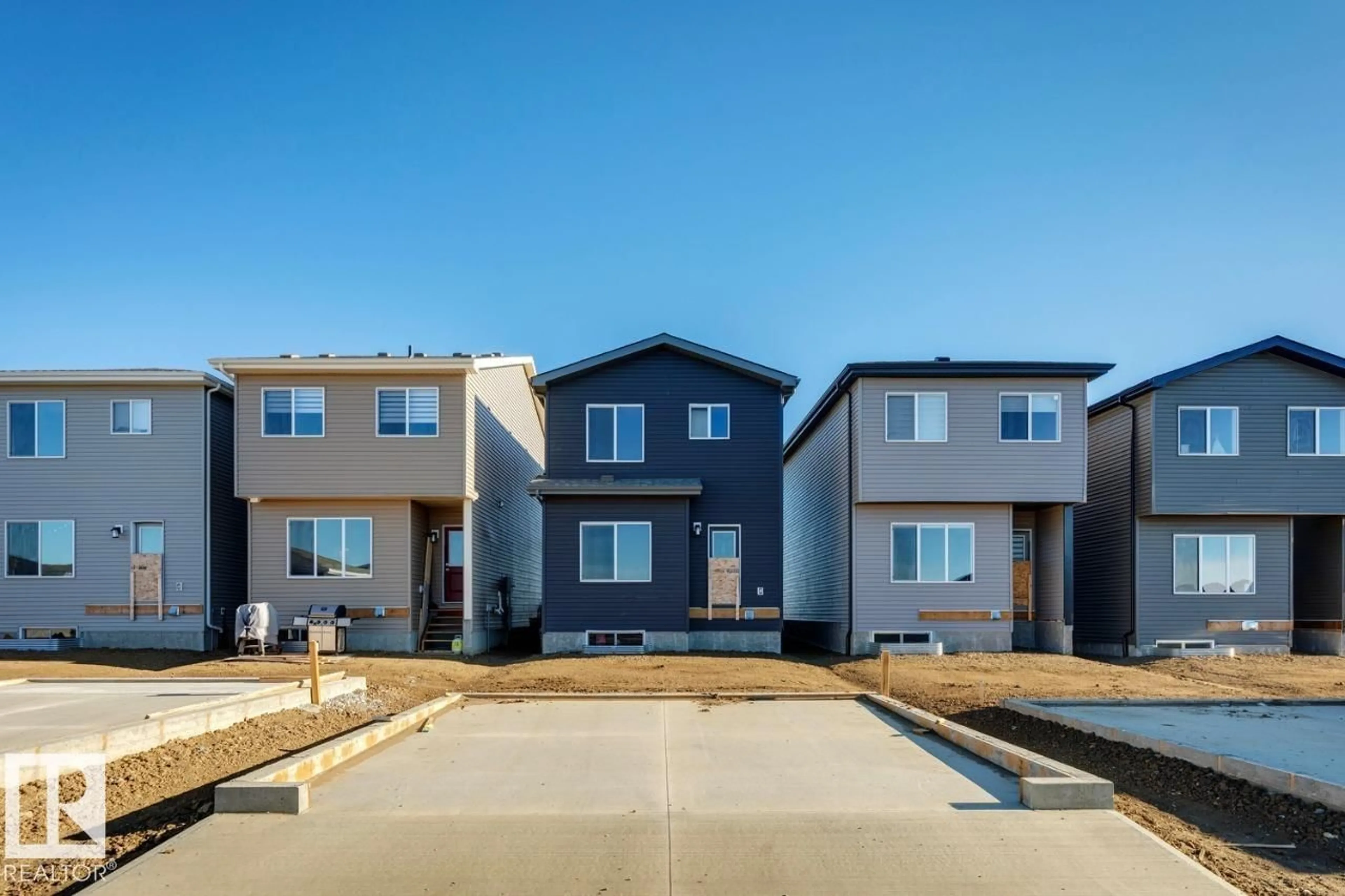 Home with vinyl exterior material, street for 778 MATTSON DR, Edmonton Alberta T6X3J2