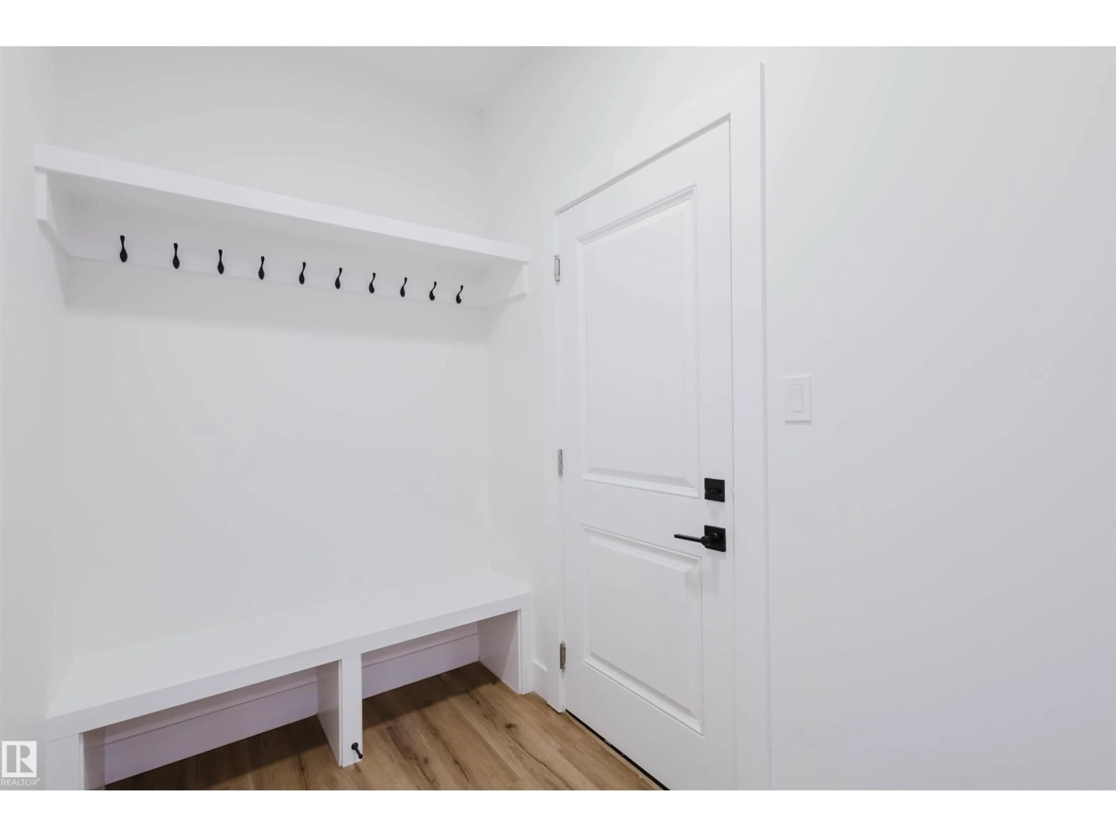 Indoor entryway for 367 BLUFF CV, Leduc Alberta T9E1S2