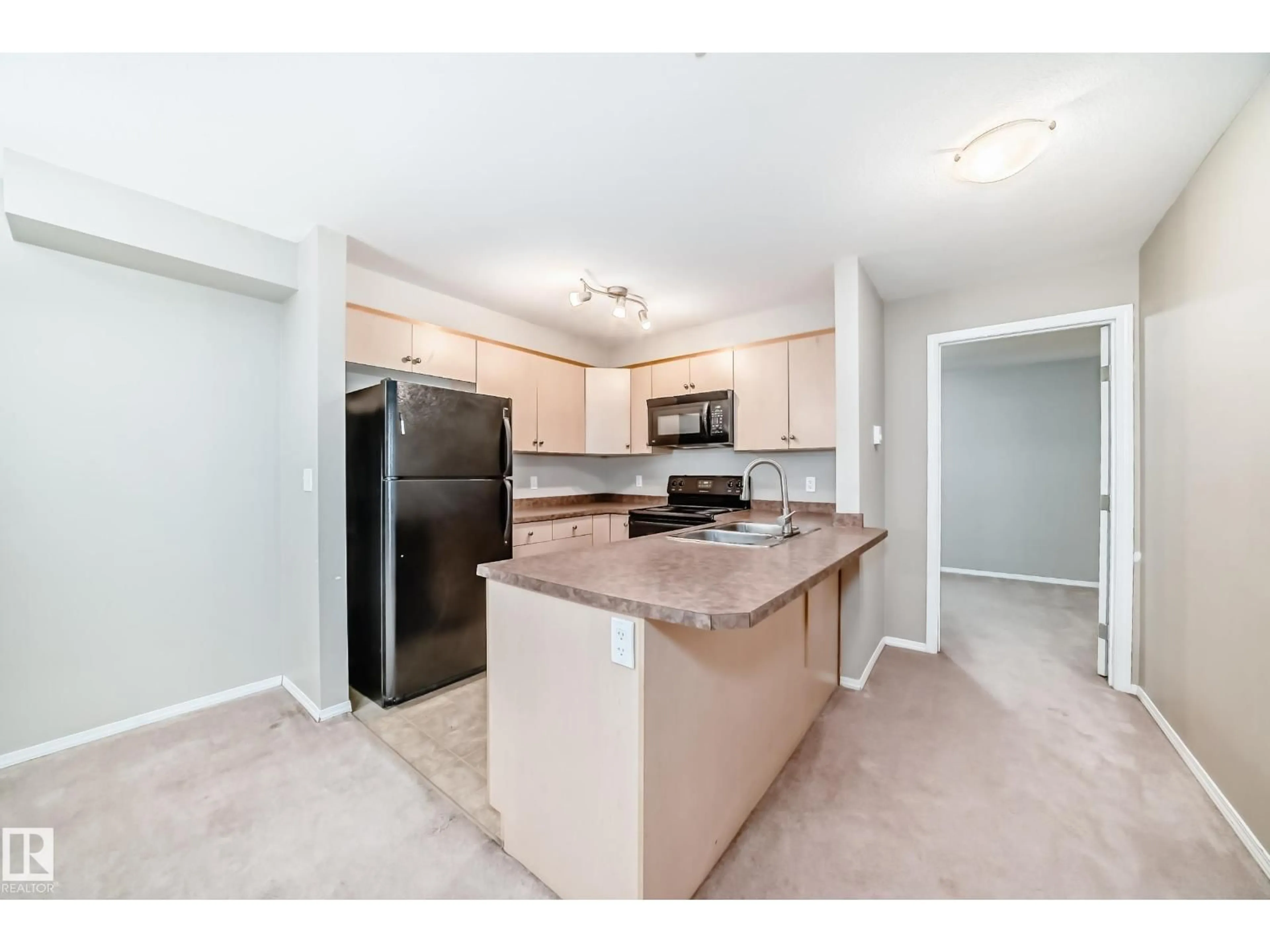 Standard kitchen, unknown for 310 - 4309 33 ST, Stony Plain Alberta T7Z0A8