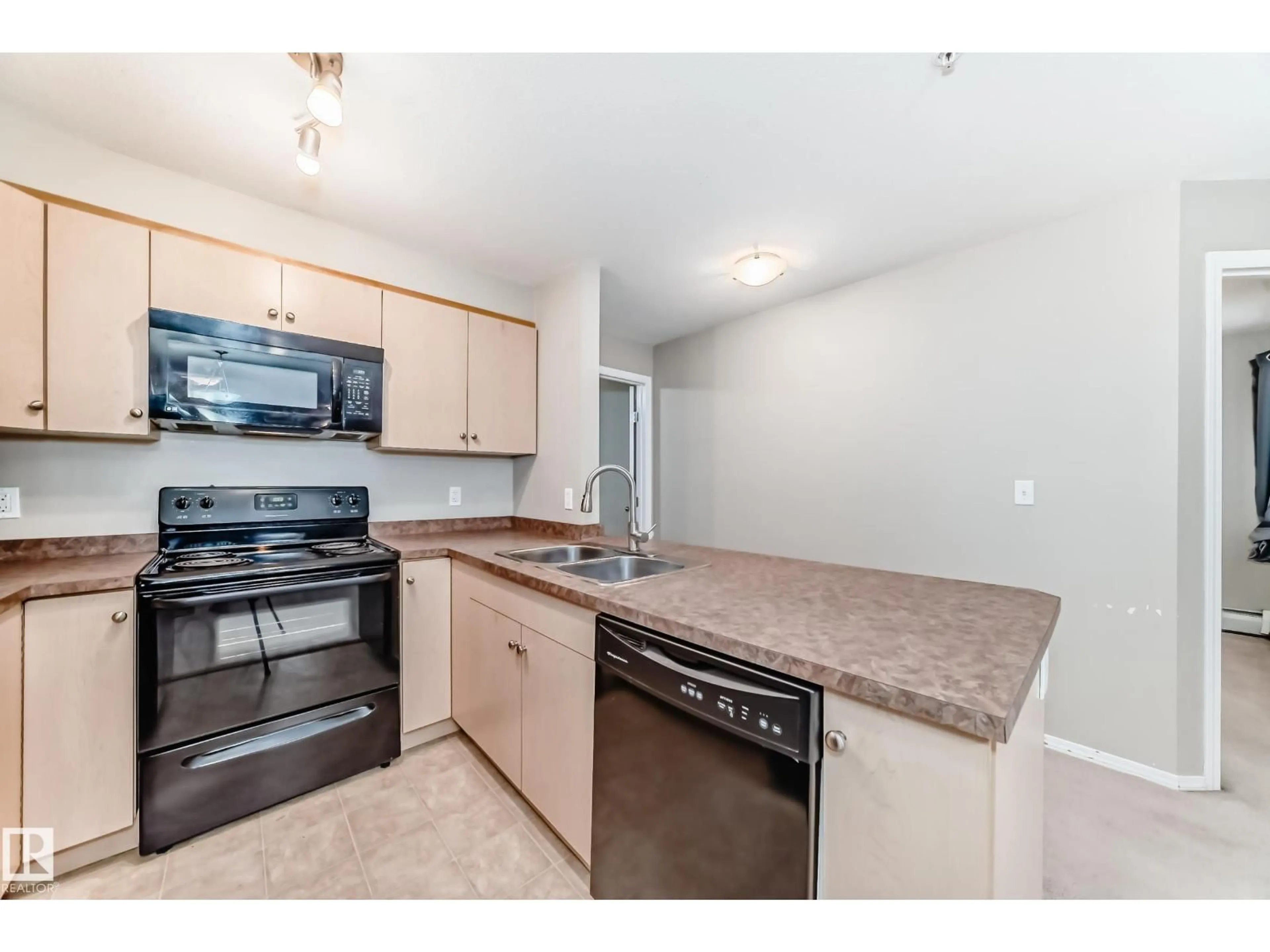 Standard kitchen, unknown for 310 - 4309 33 ST, Stony Plain Alberta T7Z0A8